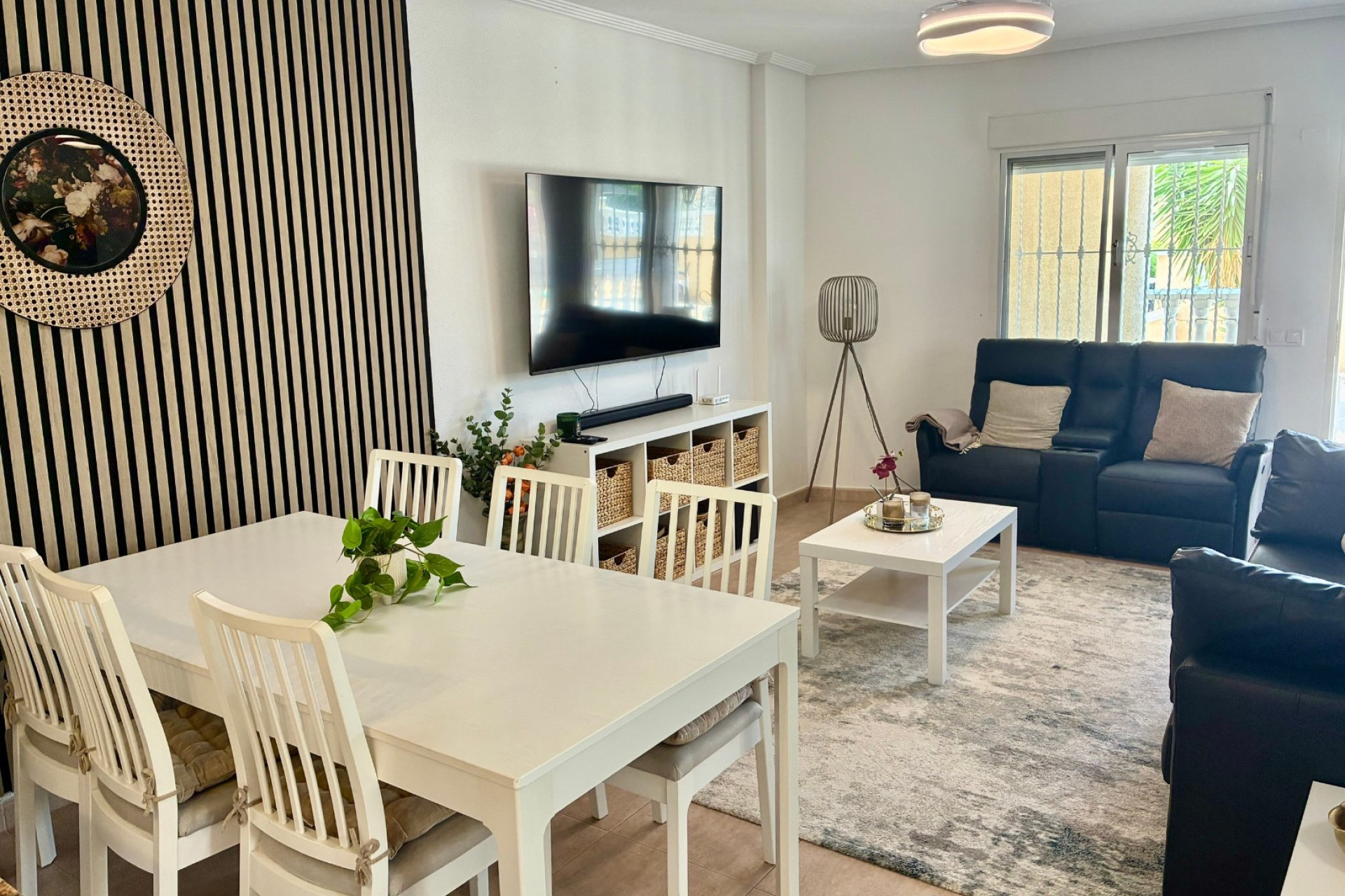 Resale - Apartment -
Villamartin - La Andaluza