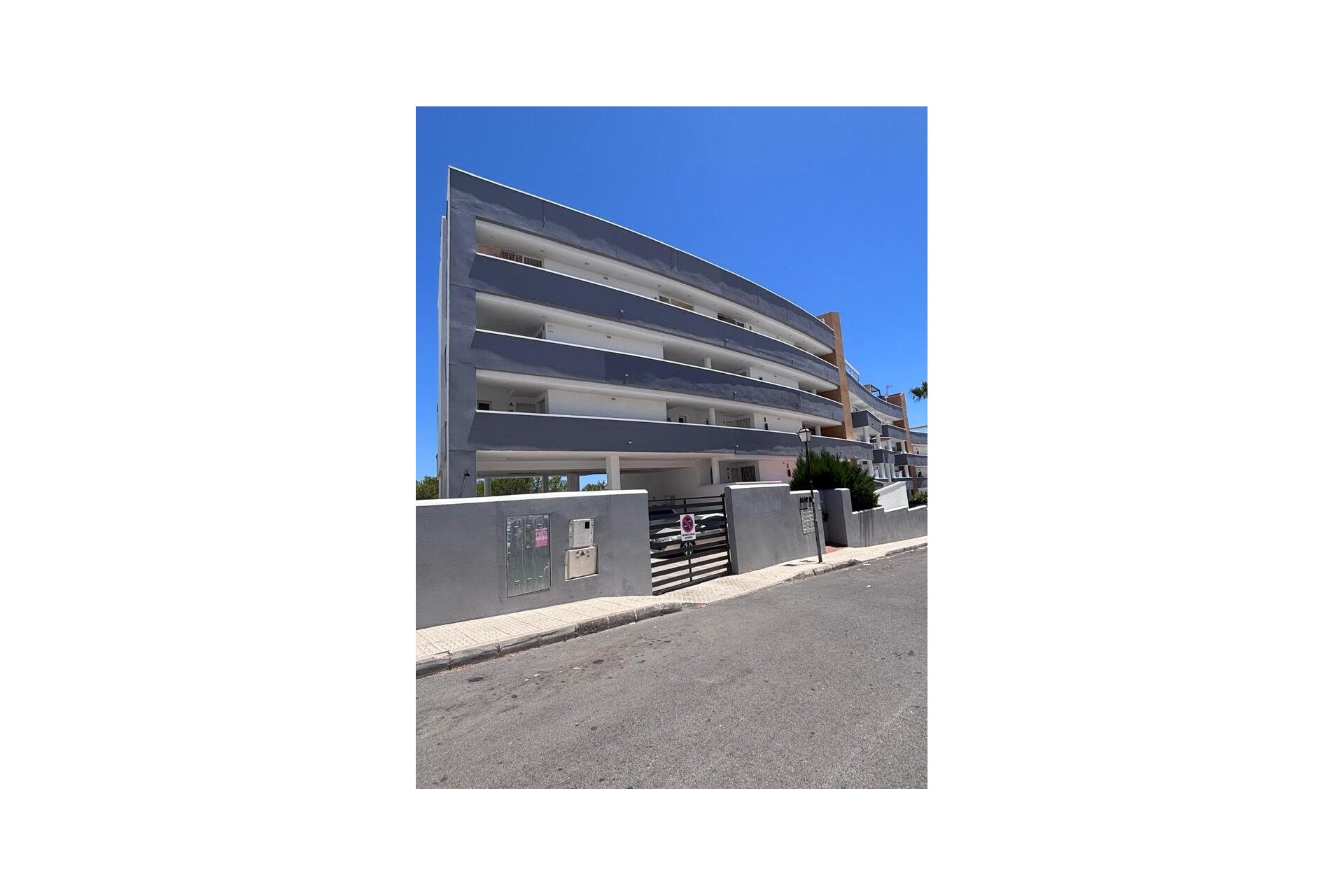 Resale - Apartment -
Villamartin - La Fuente