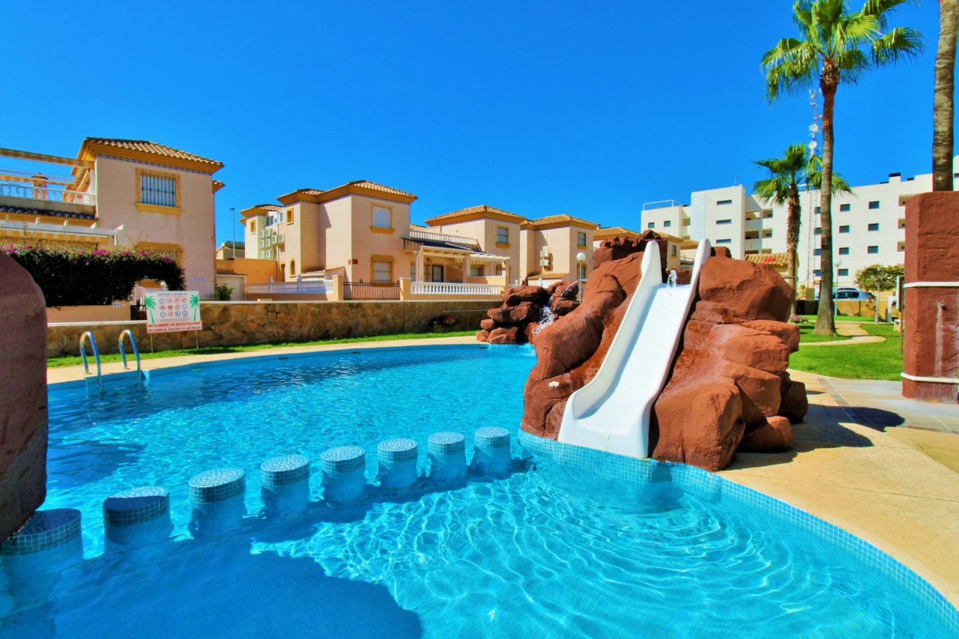Resale - Apartment -
Villamartin - Los Dolses