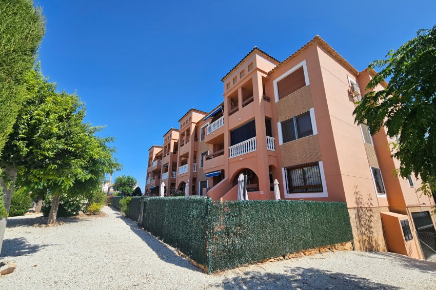Resale - Apartment -
Villamartin - PAU 8