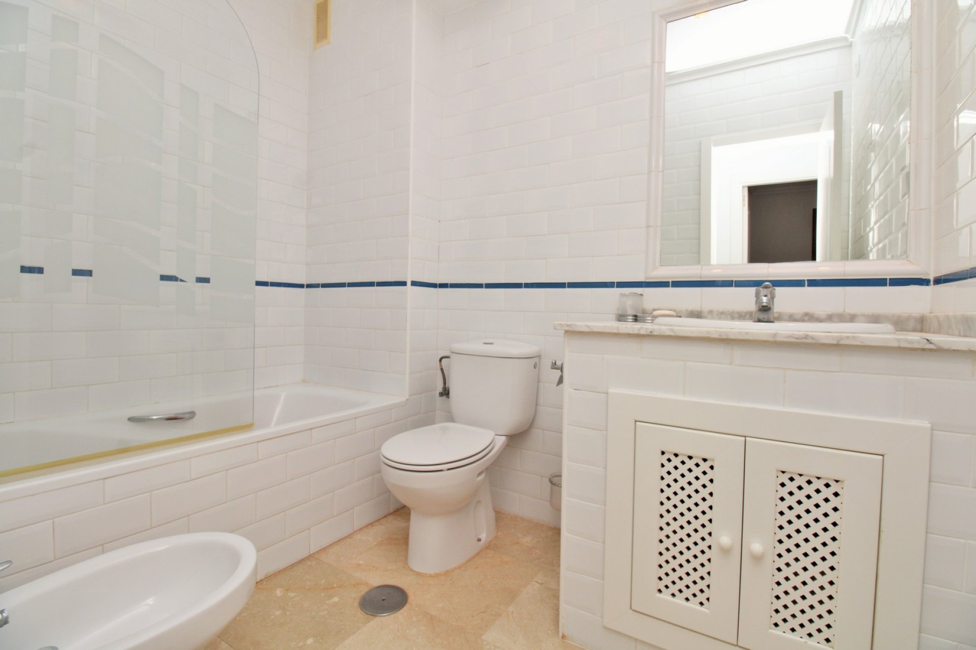 Resale - Apartment -
Villamartin - PAU 8