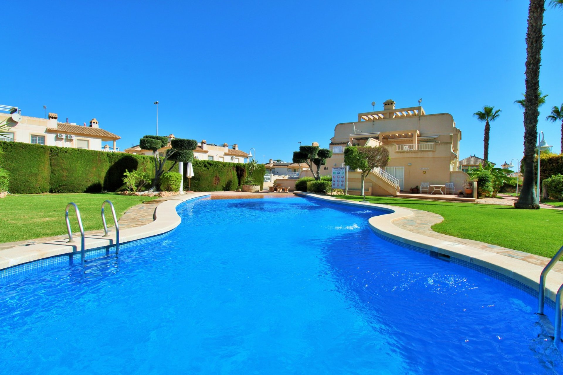 Resale - Apartment -
Villamartin - PAU 8