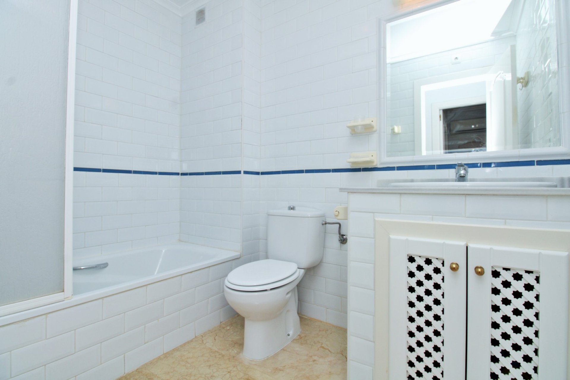 Resale - Apartment -
Villamartin - PAU 8