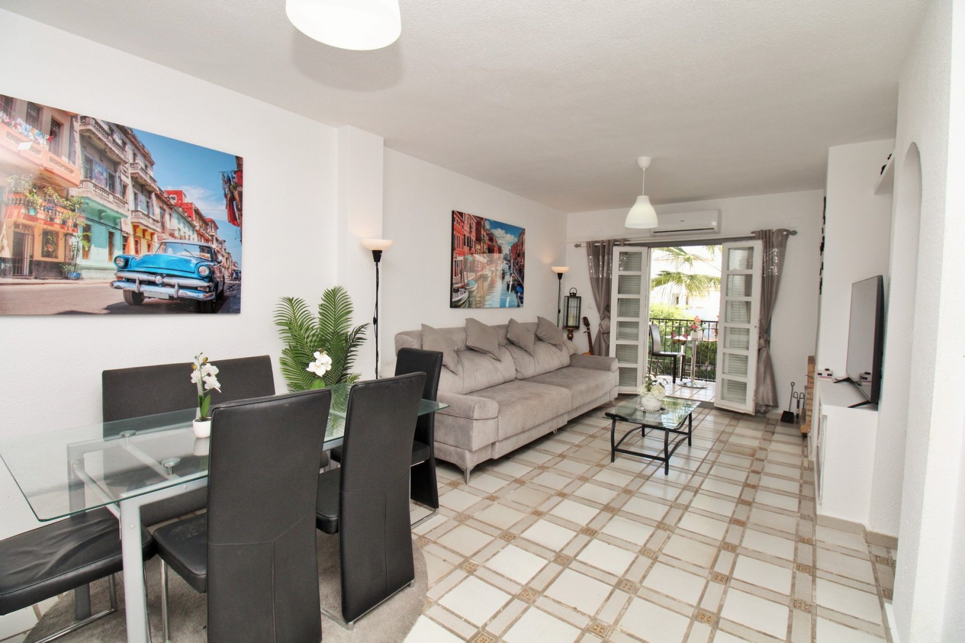Resale - Apartment -
Villamartin - Villamartín