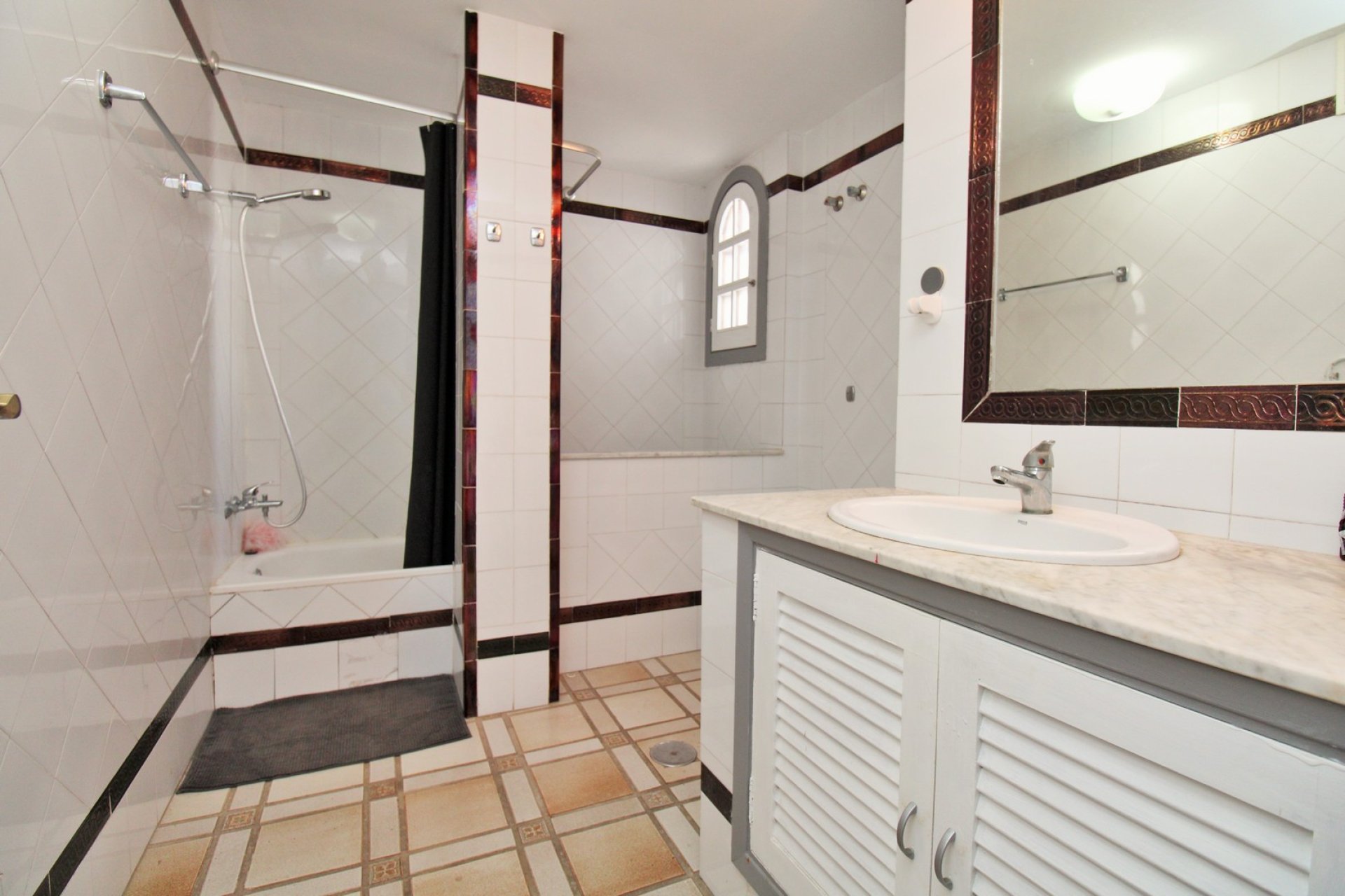 Resale - Apartment -
Villamartin - Villamartín