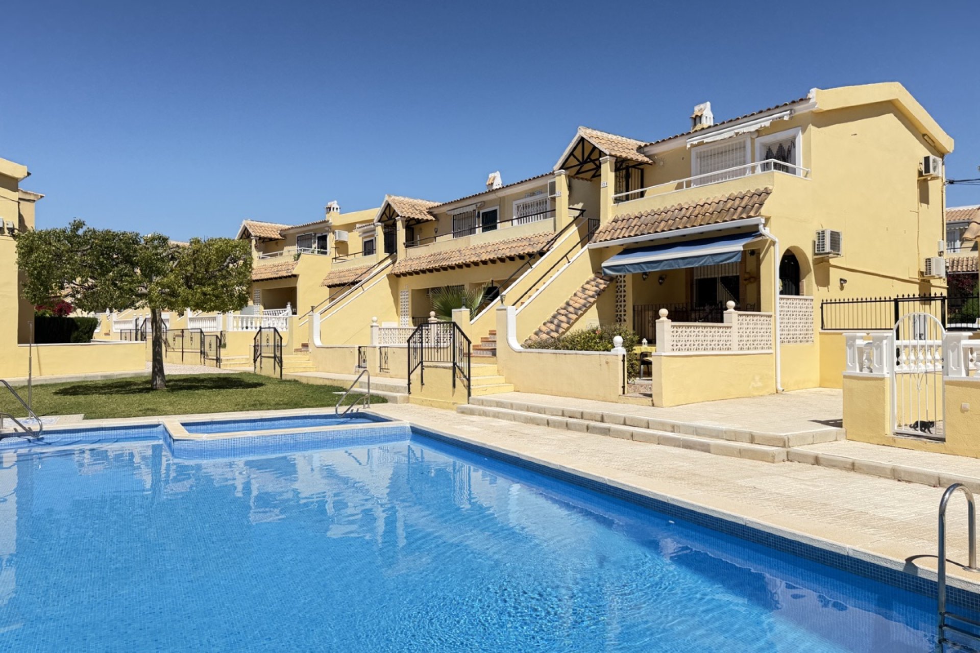Resale - Apartment -
Villamartin - Villamartín