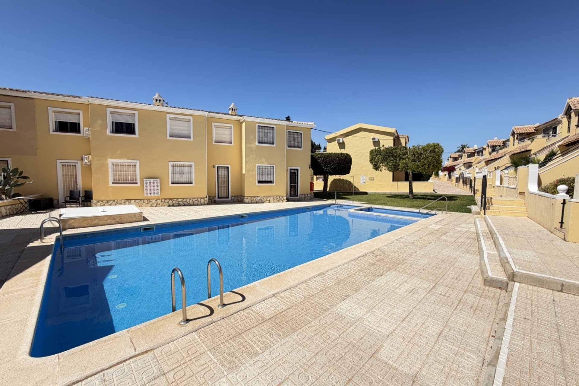 Resale - Apartment -
Villamartin - Villamartín