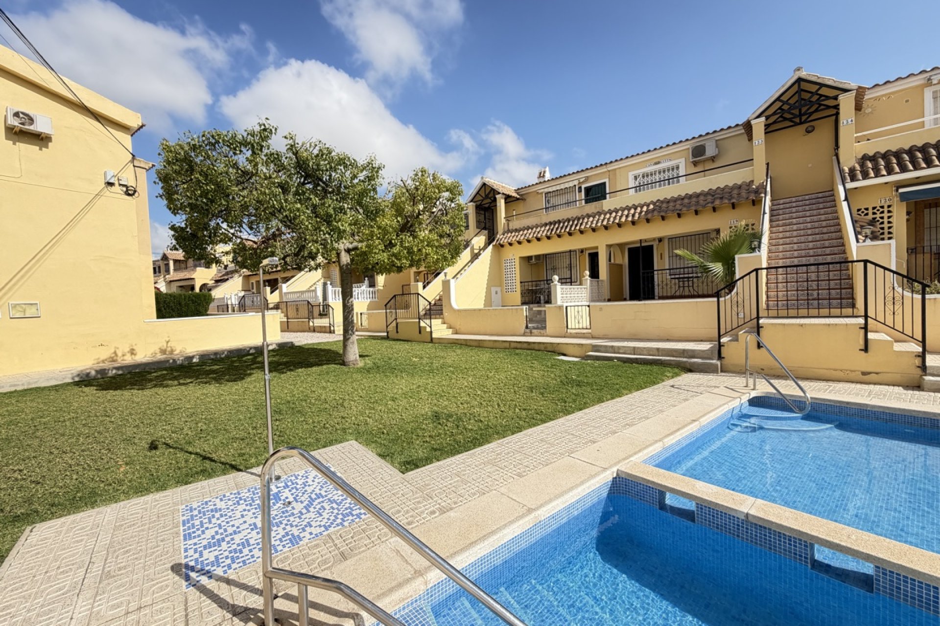 Resale - Apartment -
Villamartin - Villamartín