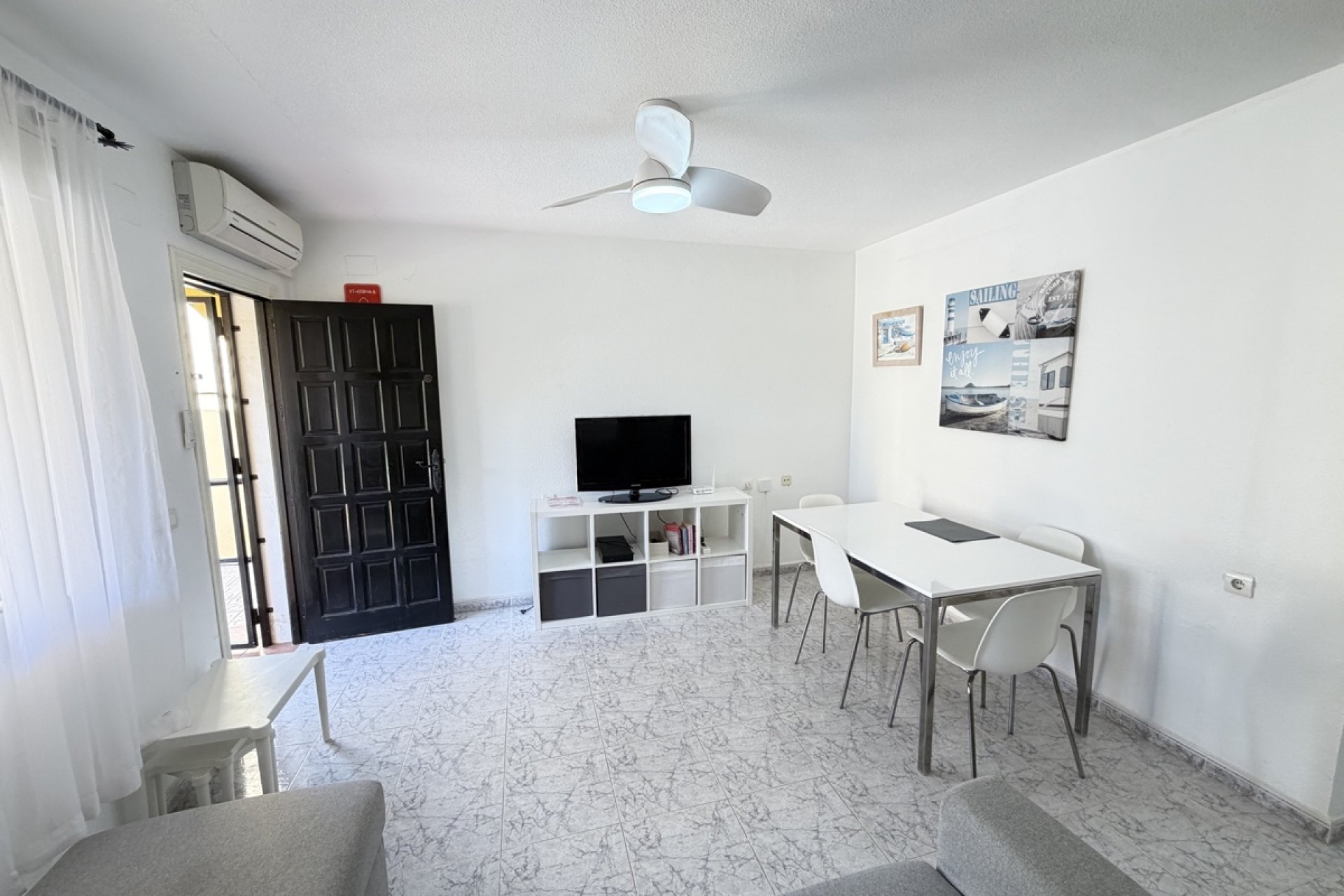 Resale - Apartment -
Villamartin - Villamartín