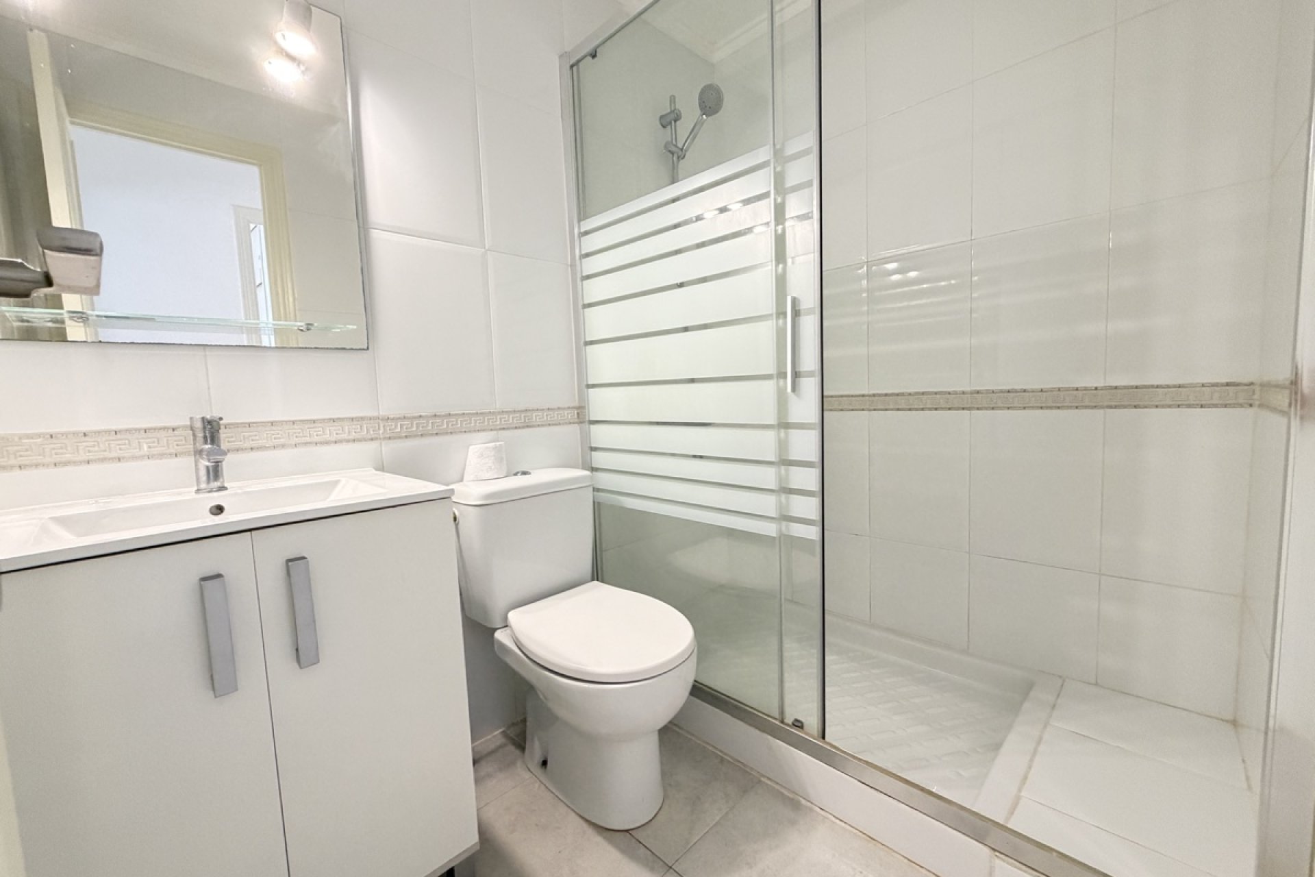 Resale - Apartment -
Villamartin - Villamartín