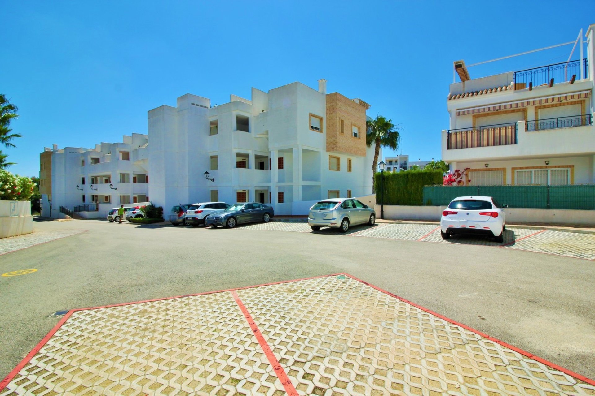 Resale - Apartment -
Villamartin - Villamartín