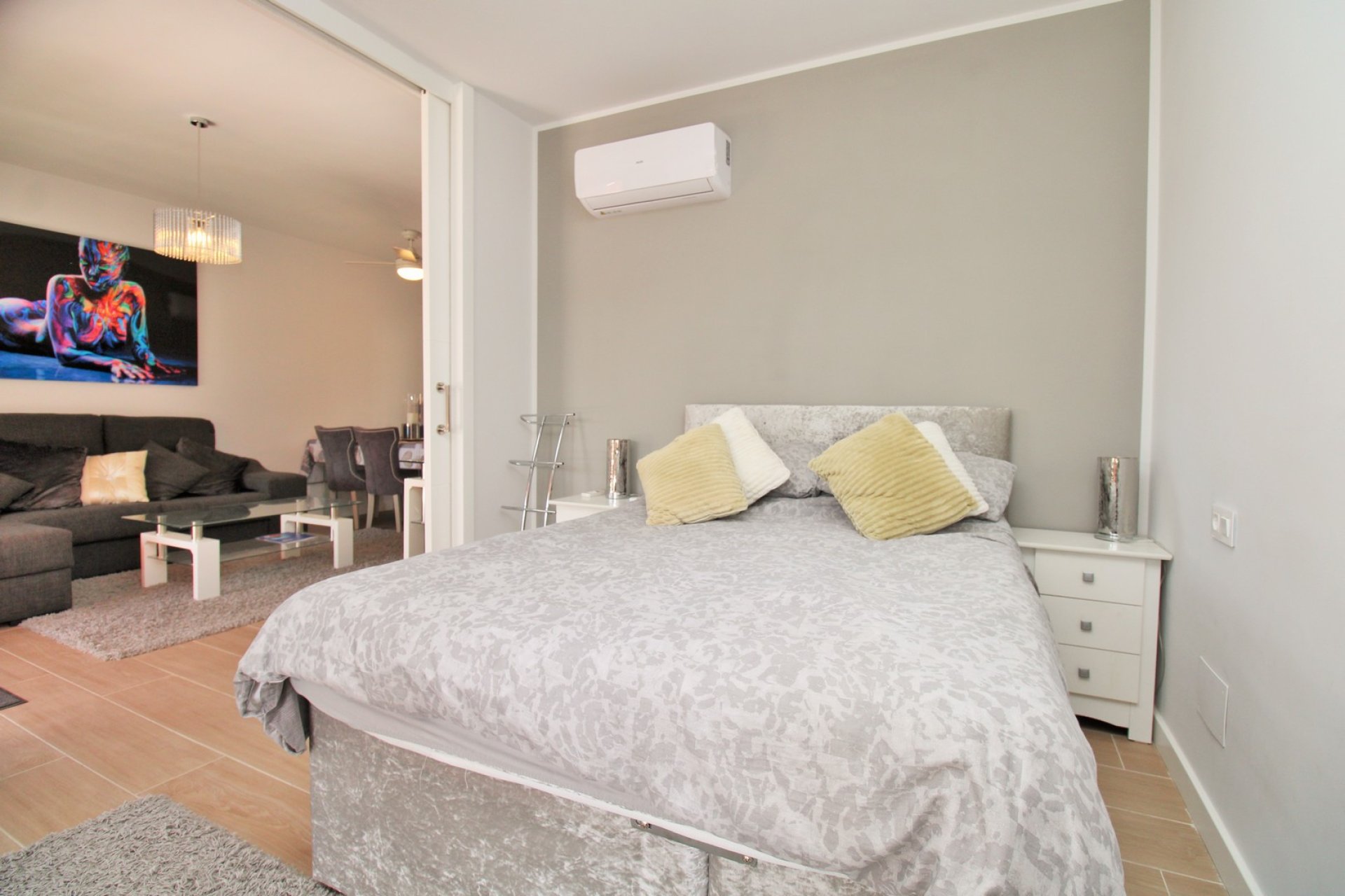 Resale - Apartment -
Villamartin - Villamartín