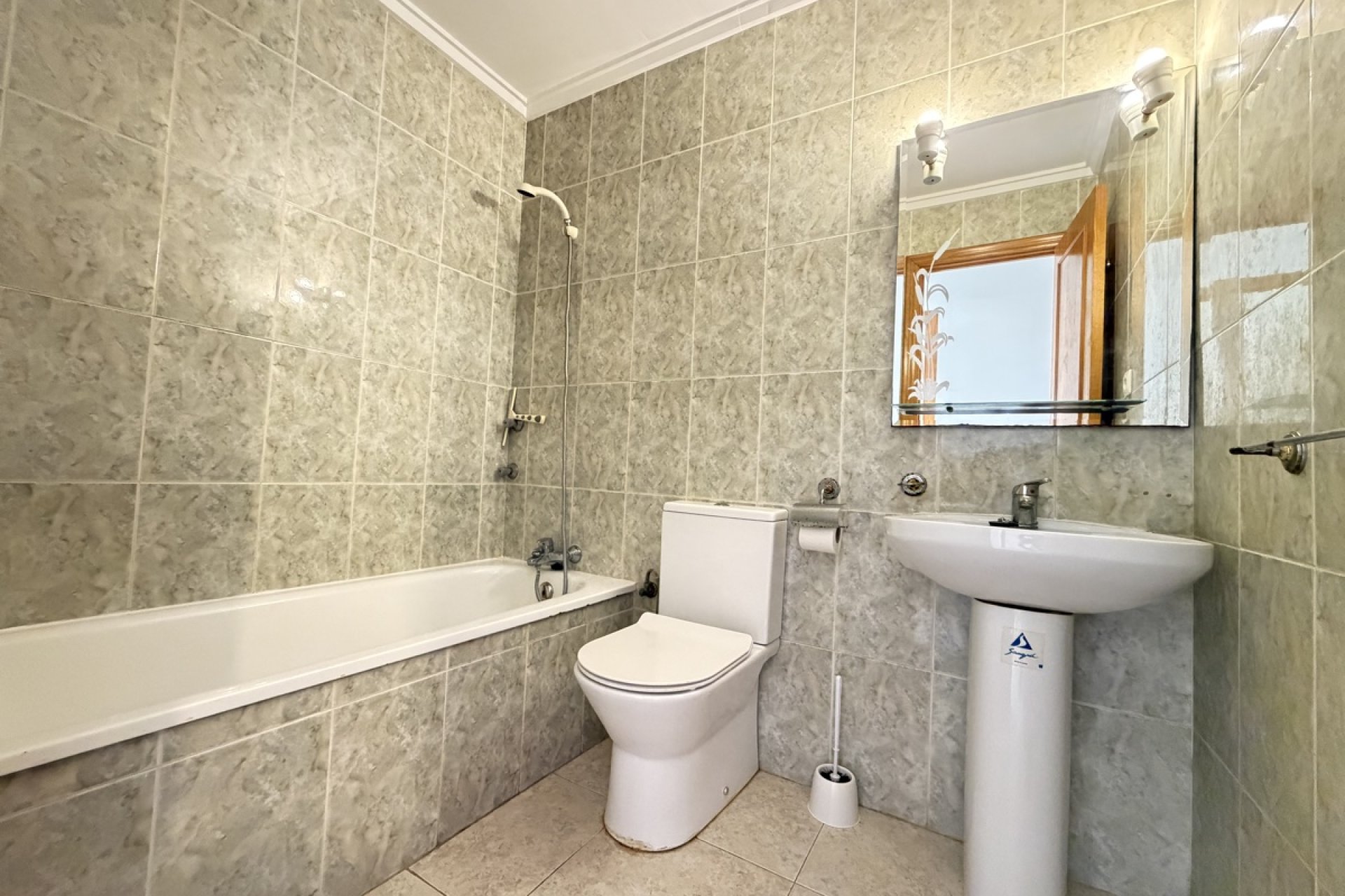 Resale - Apartment -
Villamartin - Villamartín