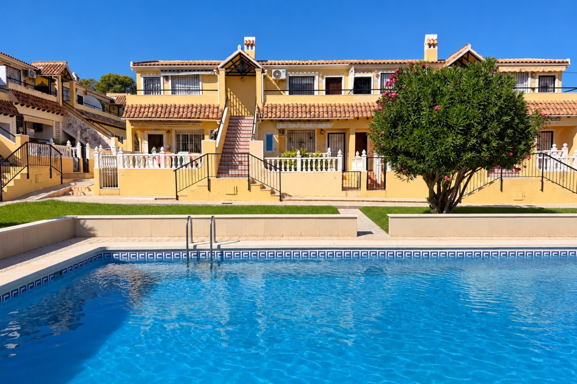 Resale - Apartment -
Villamartin - Villamartín
