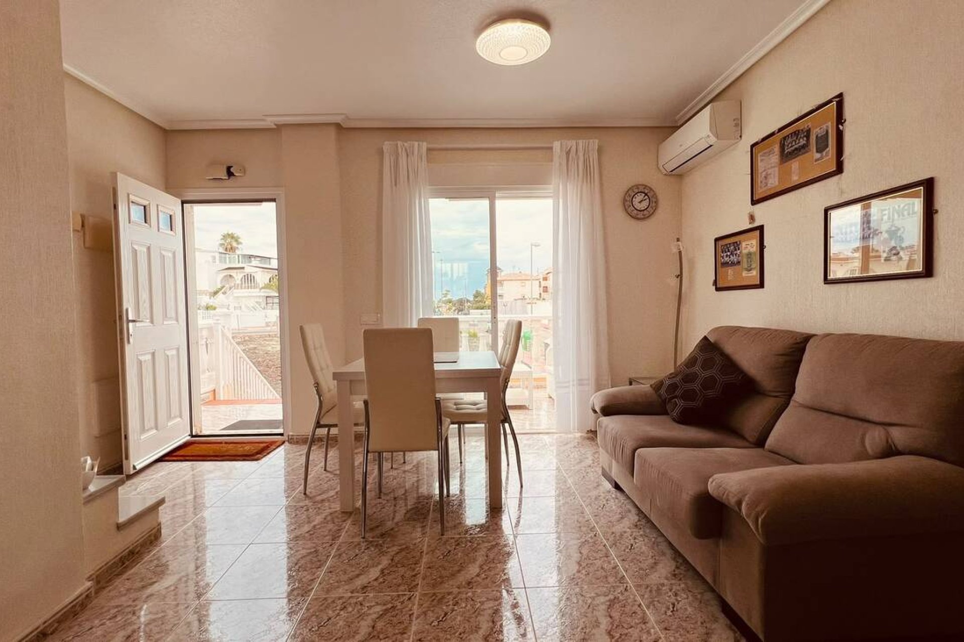 Resale - Apartment -
Villamartin - Villamartín
