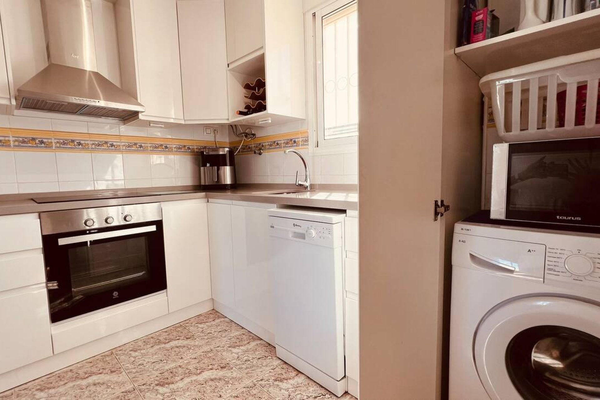 Resale - Apartment -
Villamartin - Villamartín