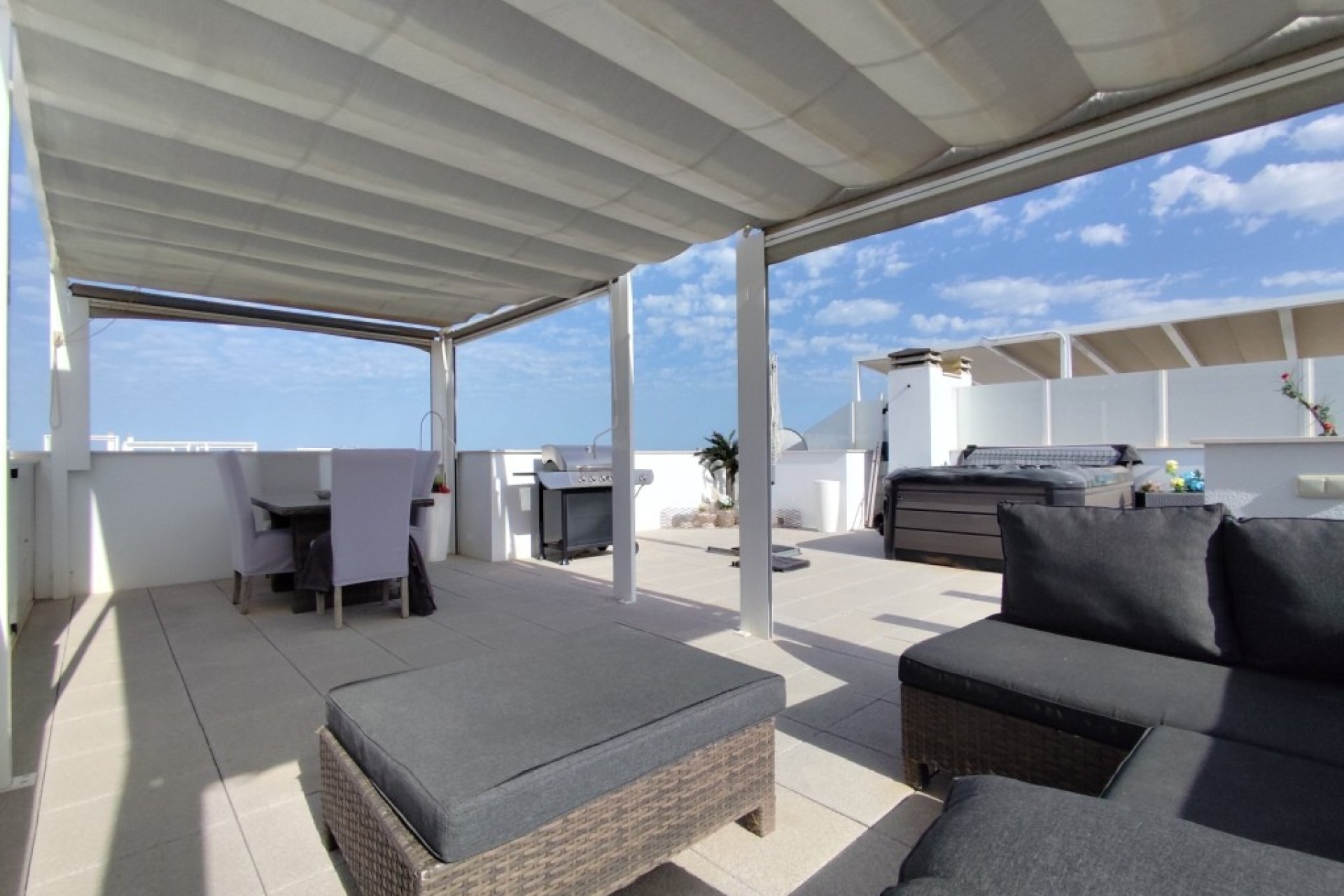Resale - Apartment -
Vistabella Golf