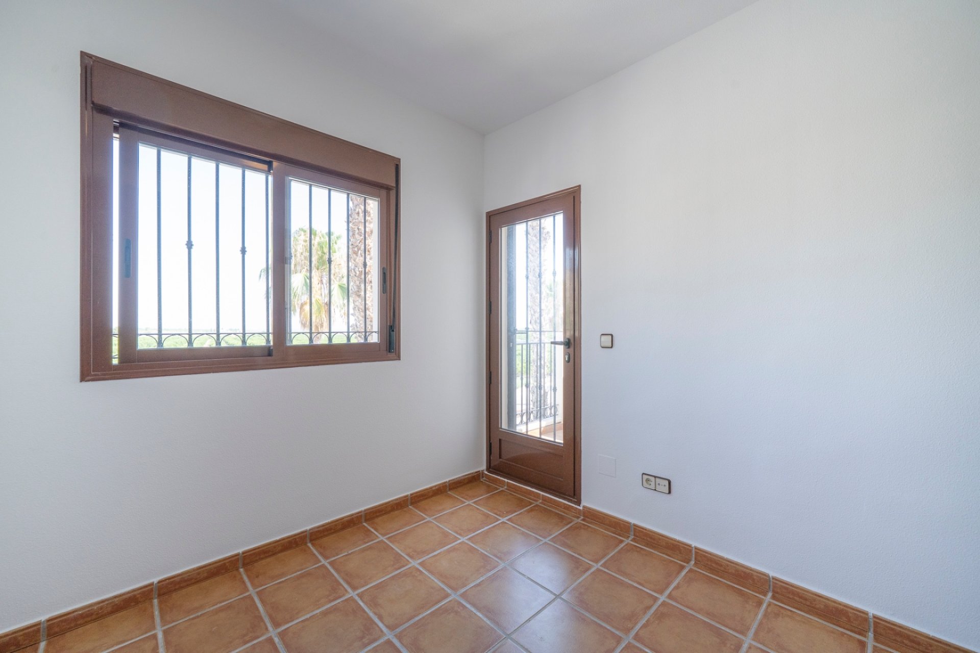 Resale - Bungalow -
Algorfa