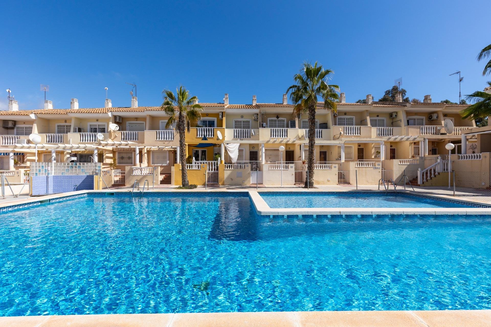 Resale - Bungalow -
Guardamar del Segura - Urbanizaciones