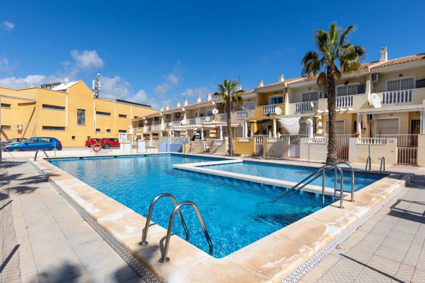 Resale - Bungalow -
Guardamar del Segura - Urbanizaciones