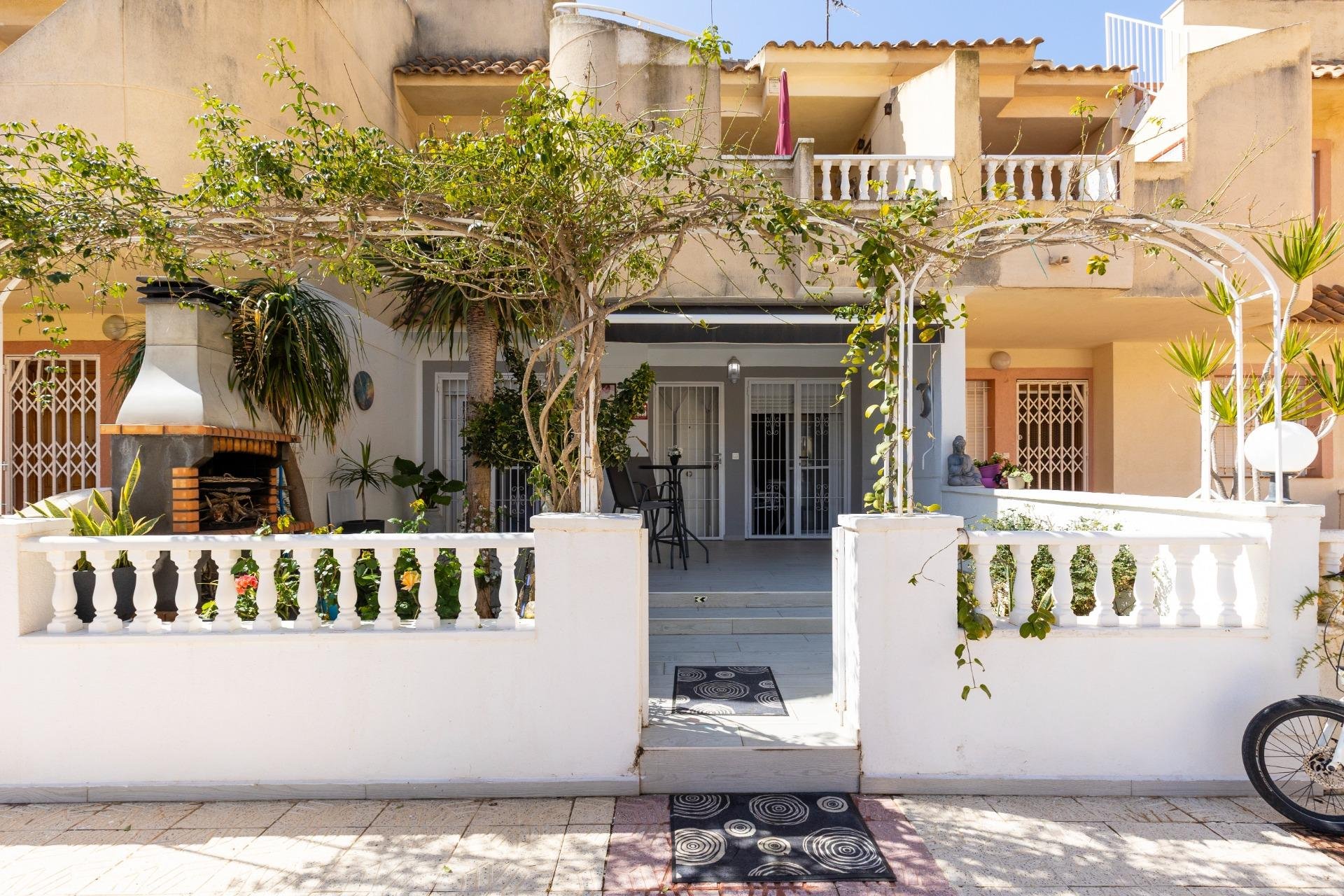 Resale - Bungalow -
Guardamar del Segura - Urbanizaciones