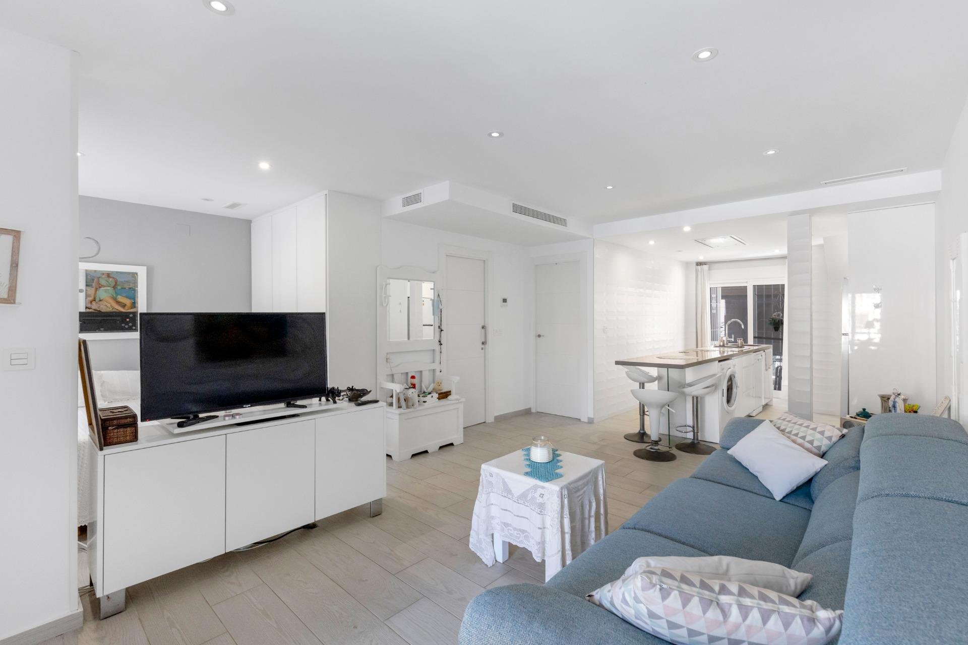 Resale - Bungalow -
Guardamar del Segura - Urbanizaciones