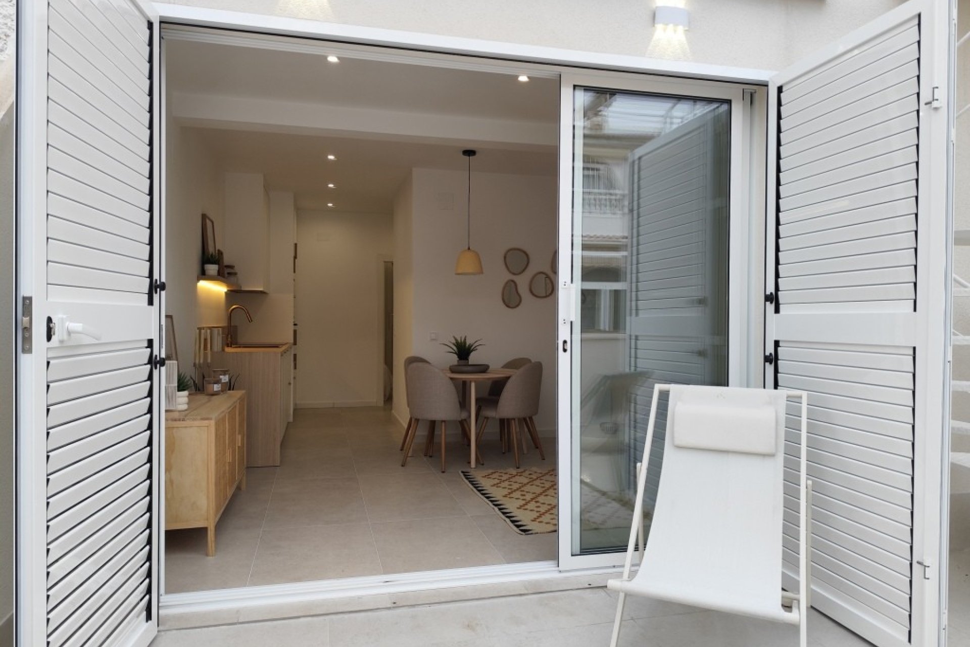 Resale - Bungalow -
La Siesta