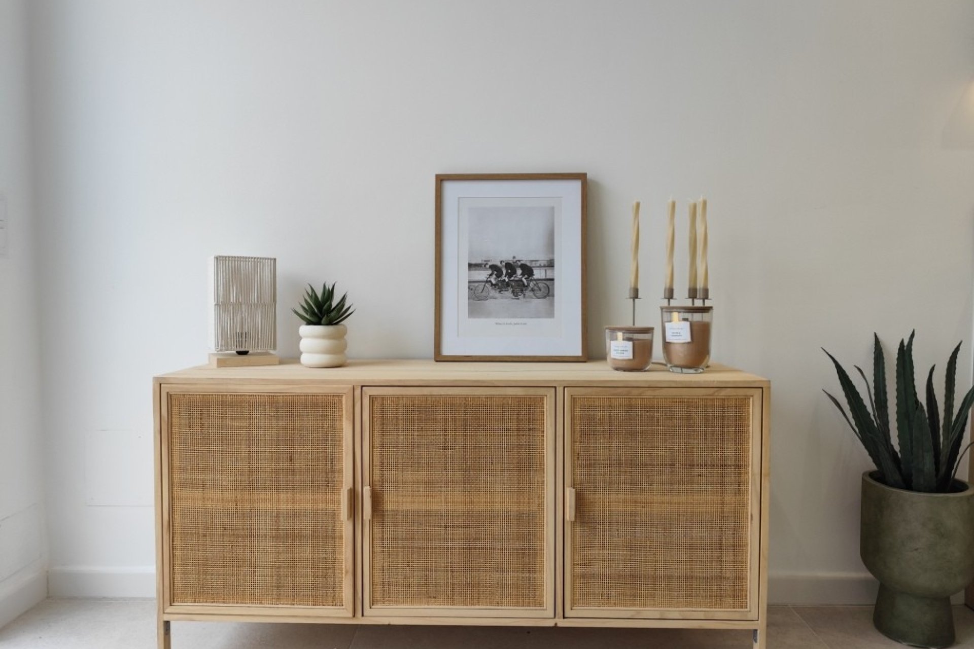 Resale - Bungalow -
La Siesta