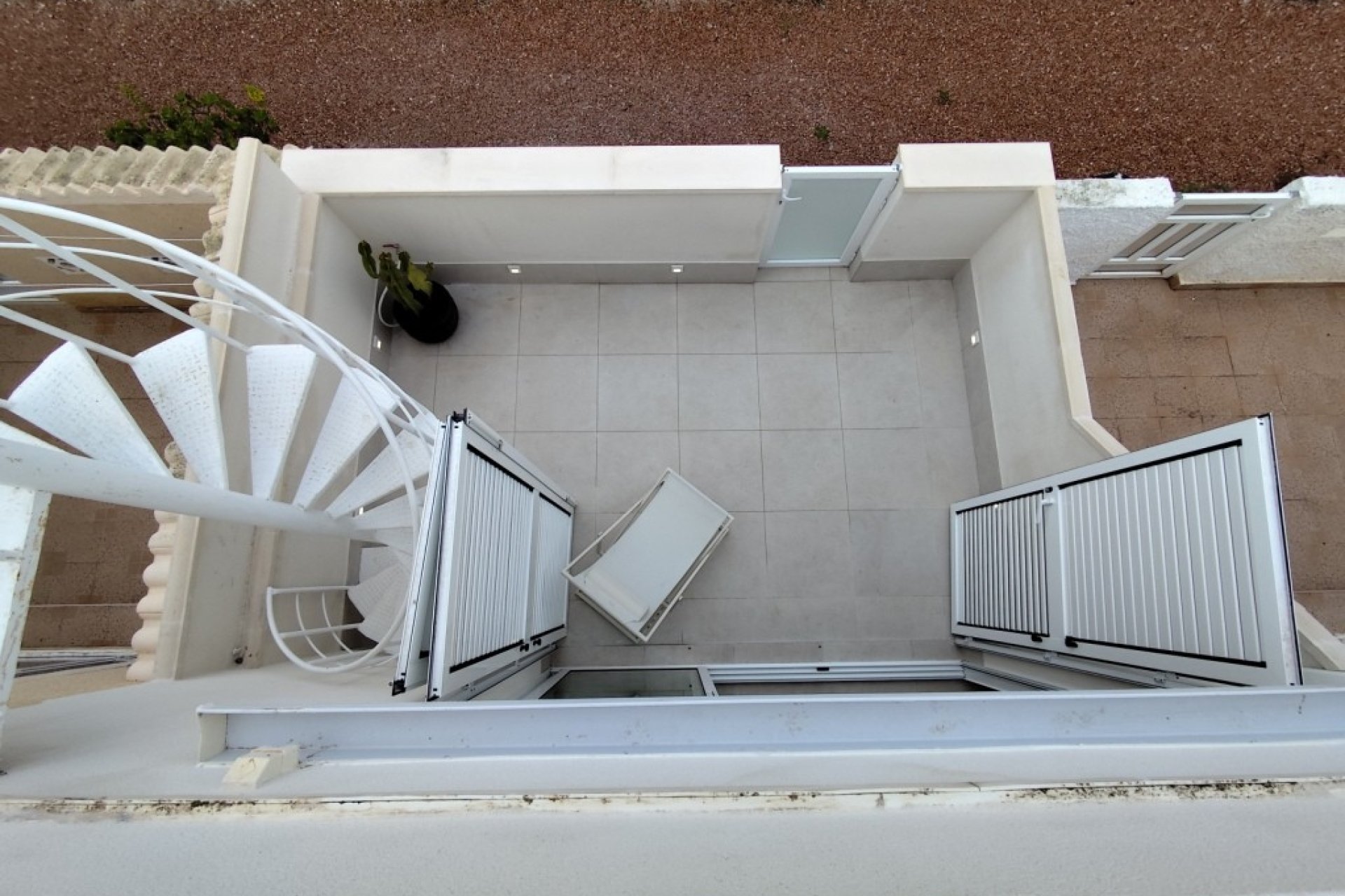 Resale - Bungalow -
La Siesta