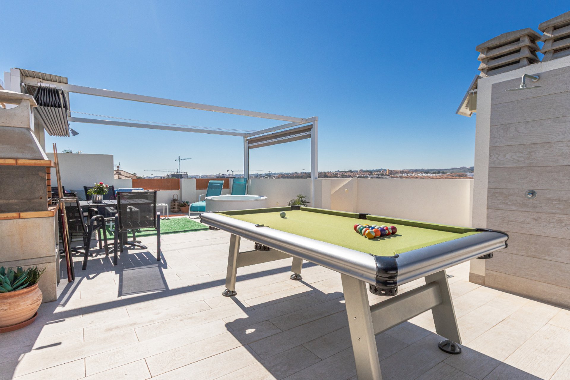 Resale - Bungalow -
Los Altos