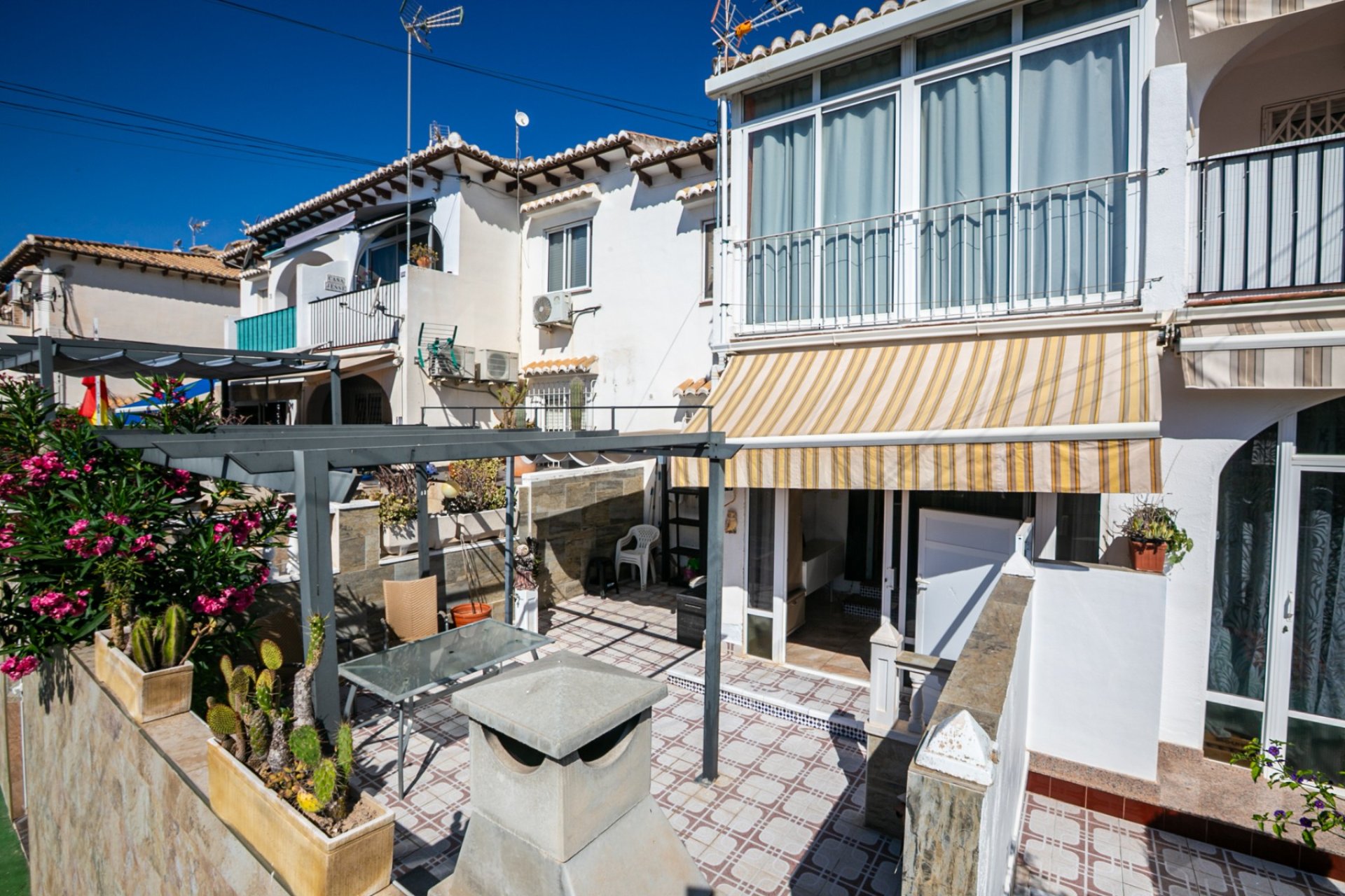 Resale - Bungalow -
Los Balcones