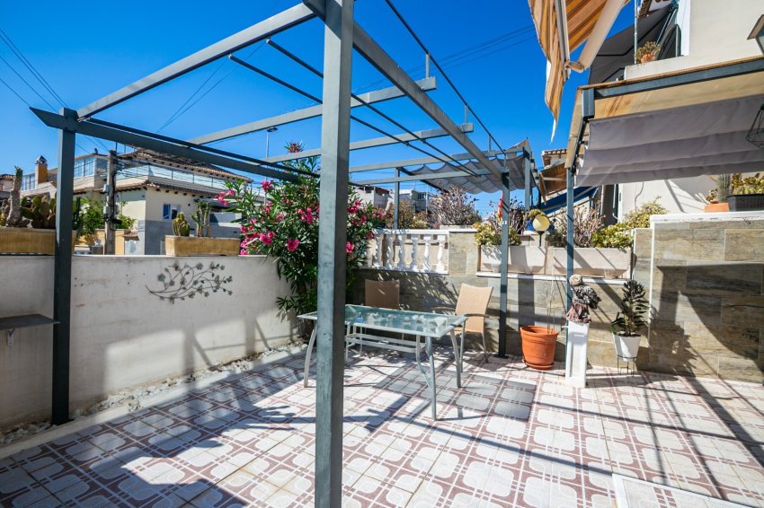 Resale - Bungalow -
Los Balcones