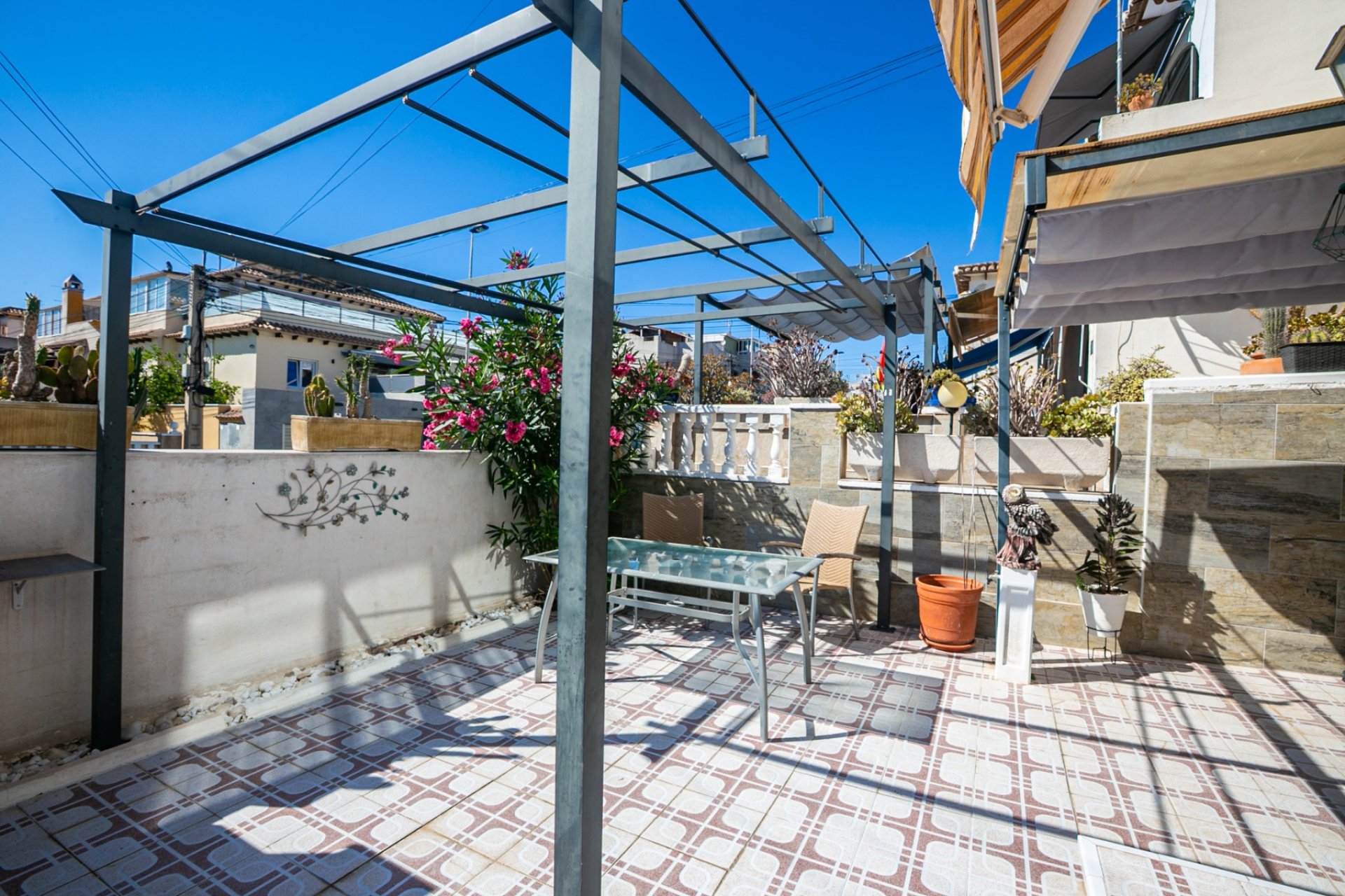 Resale - Bungalow -
Los Balcones