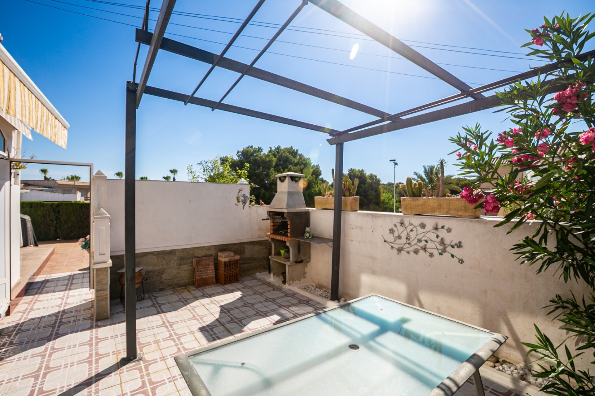 Resale - Bungalow -
Los Balcones