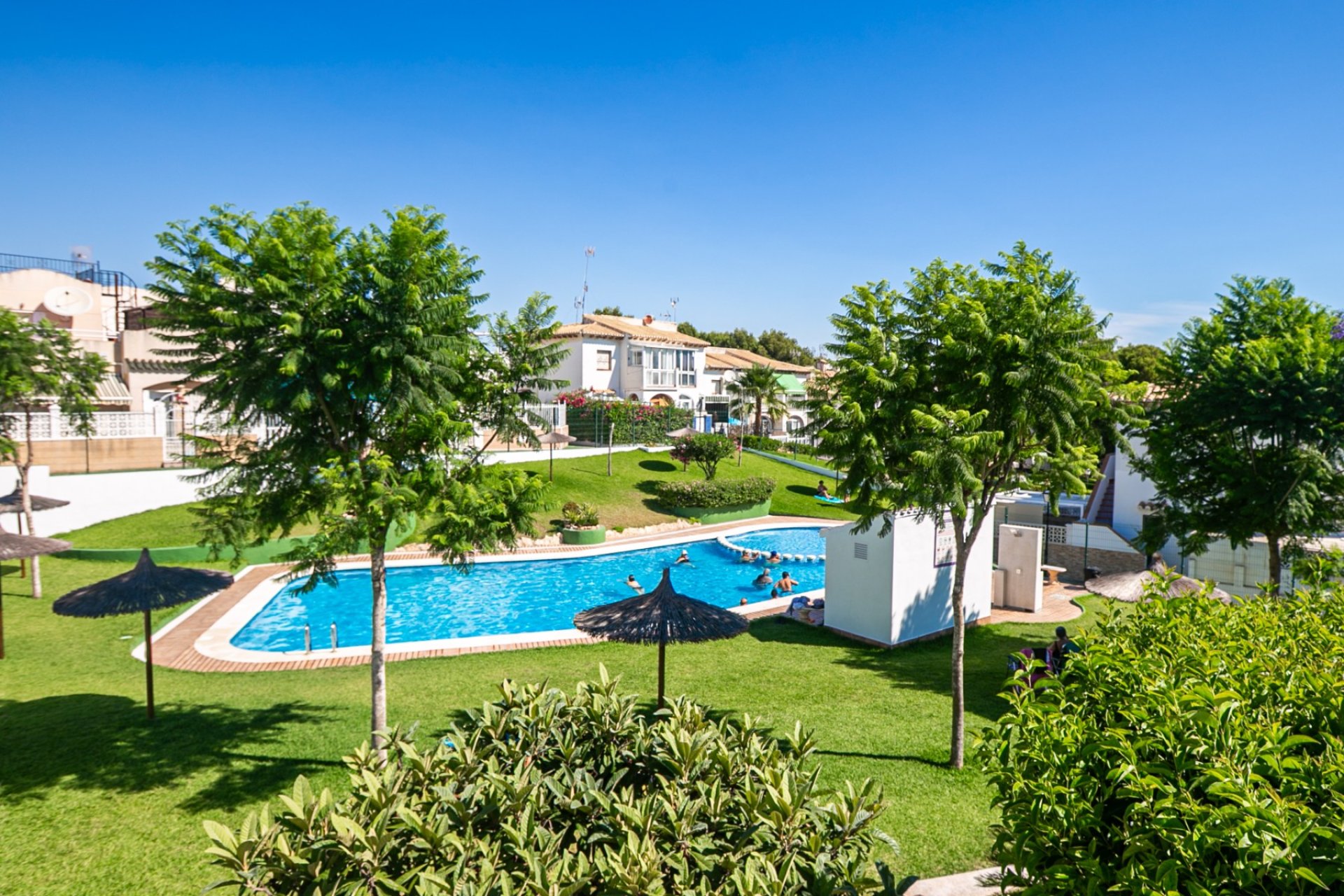 Resale - Bungalow -
Los Balcones