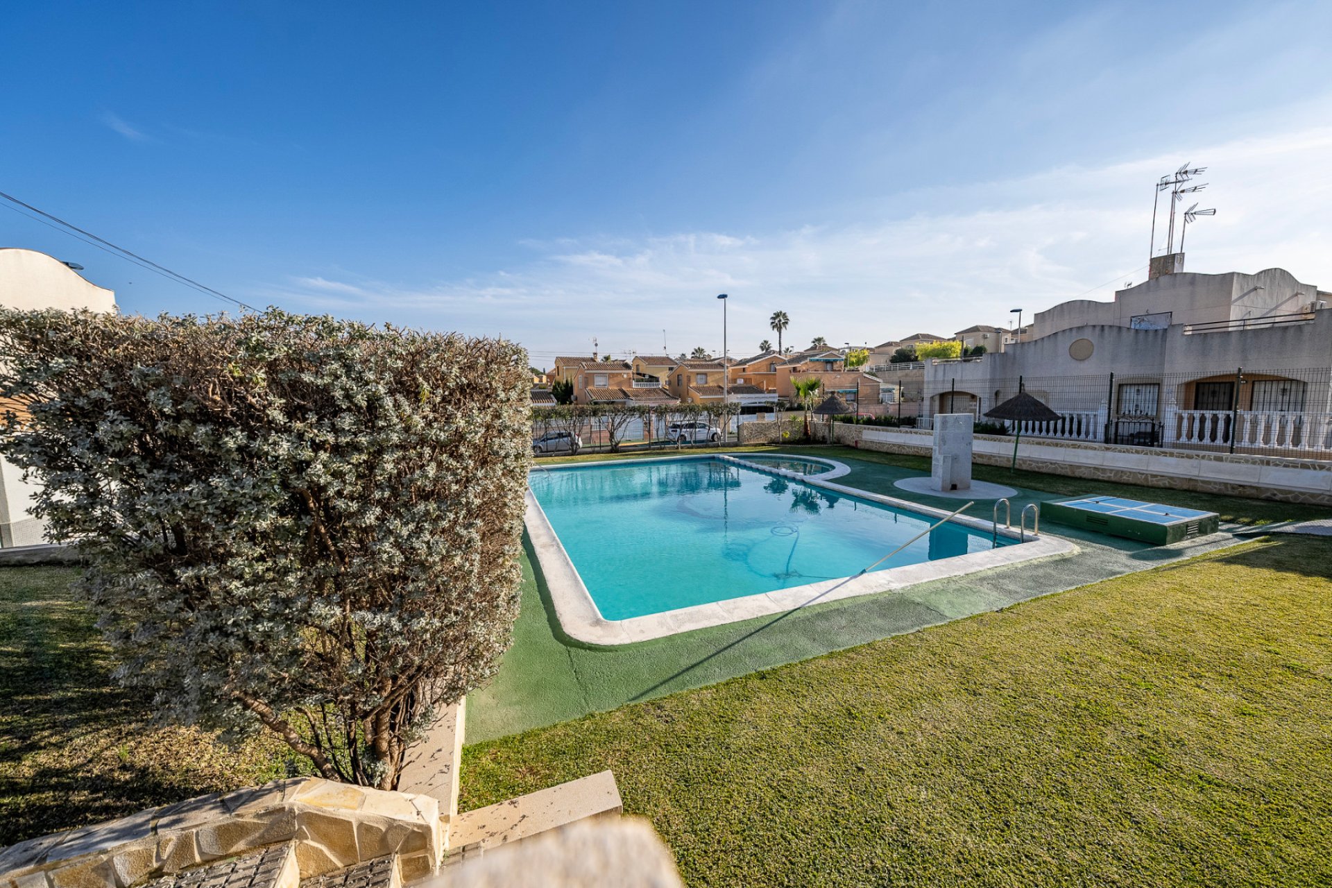 Resale - Bungalow -
Los Balcones