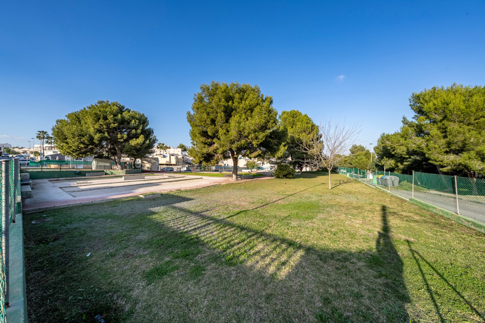Resale - Bungalow -
Los Balcones