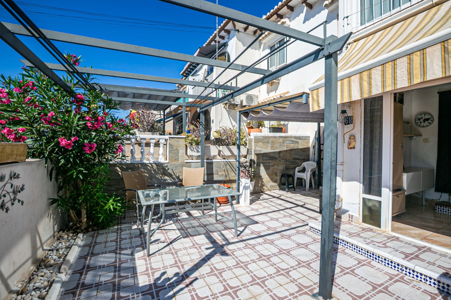 Resale - Bungalow -
Los Balcones