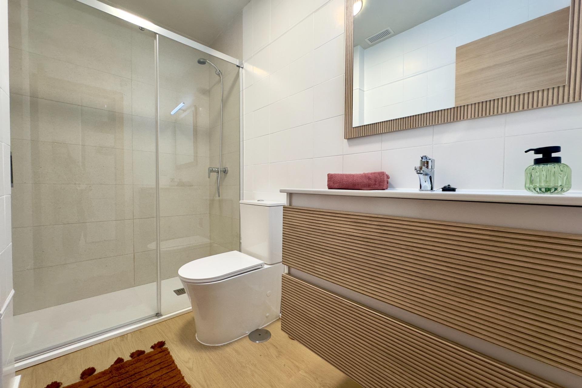 Resale - Bungalow -
Orihuela Costa - La Regia