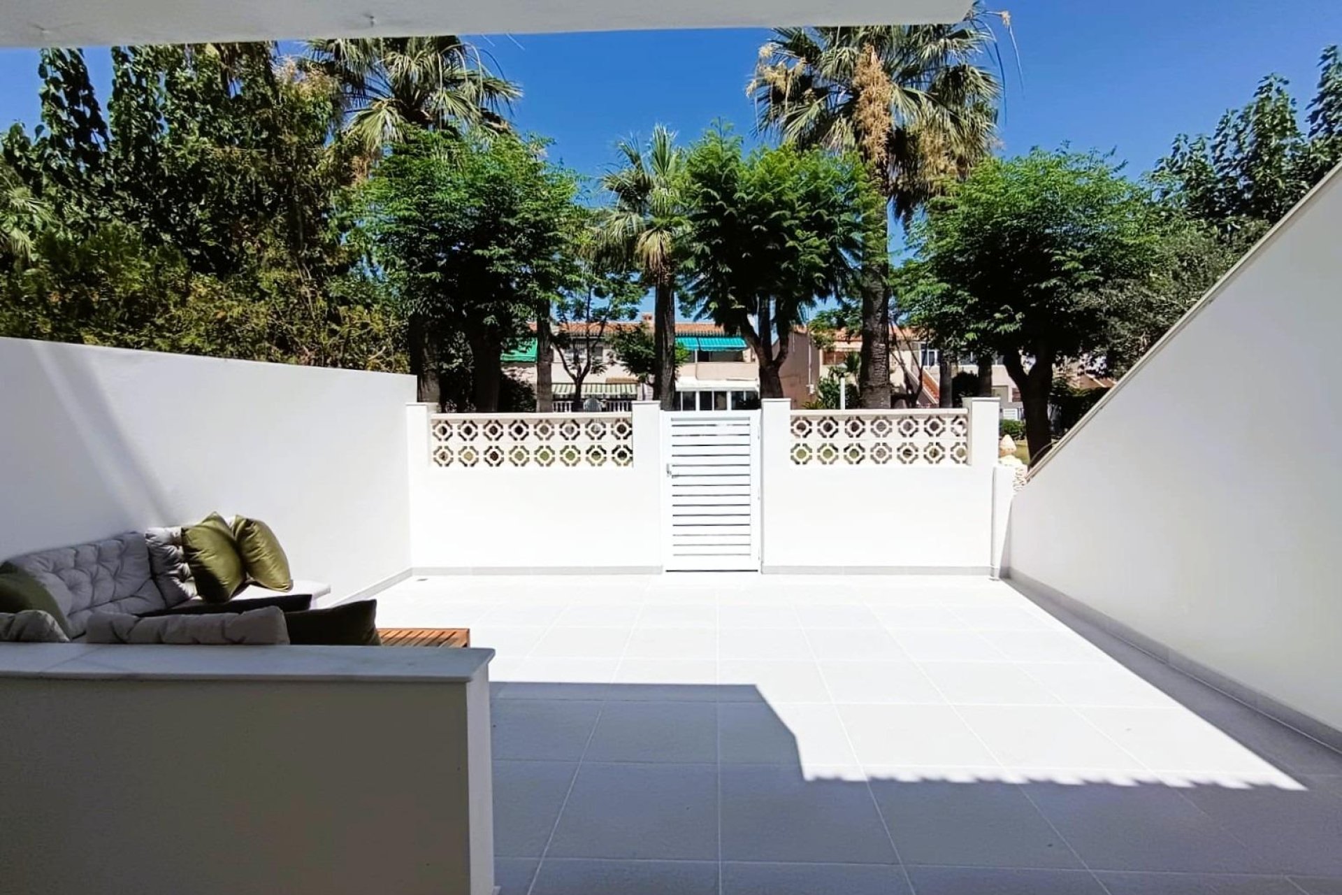 Resale - Bungalow -
Orihuela Costa - La Regia