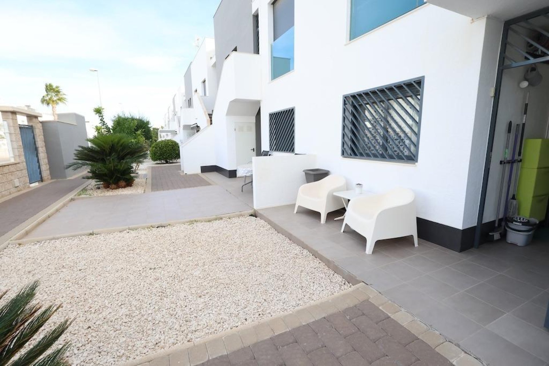 Resale - Bungalow -
Orihuela Costa - La Zenia