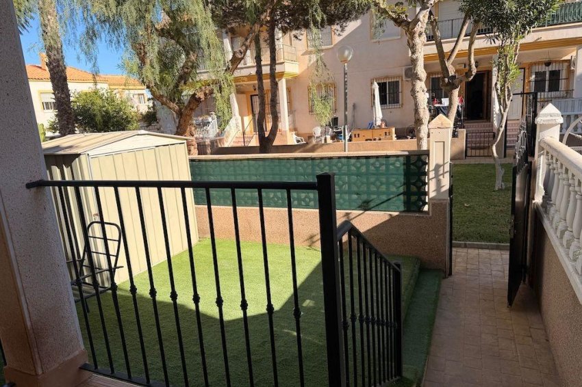 Resale - Bungalow -
Orihuela Costa - Las Filipinas
