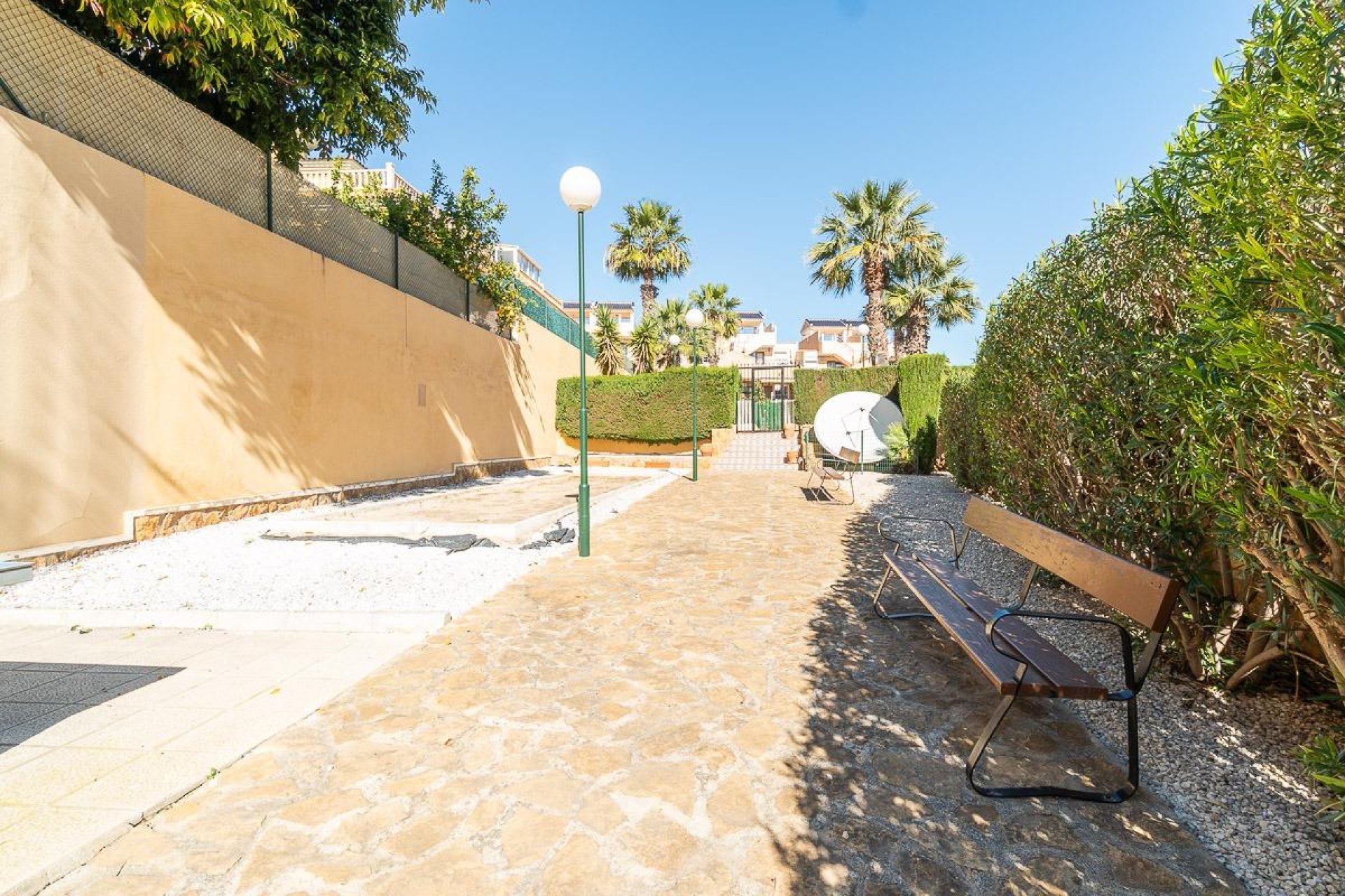 Resale - Bungalow -
Orihuela Costa - Los Almendros-La Florida
