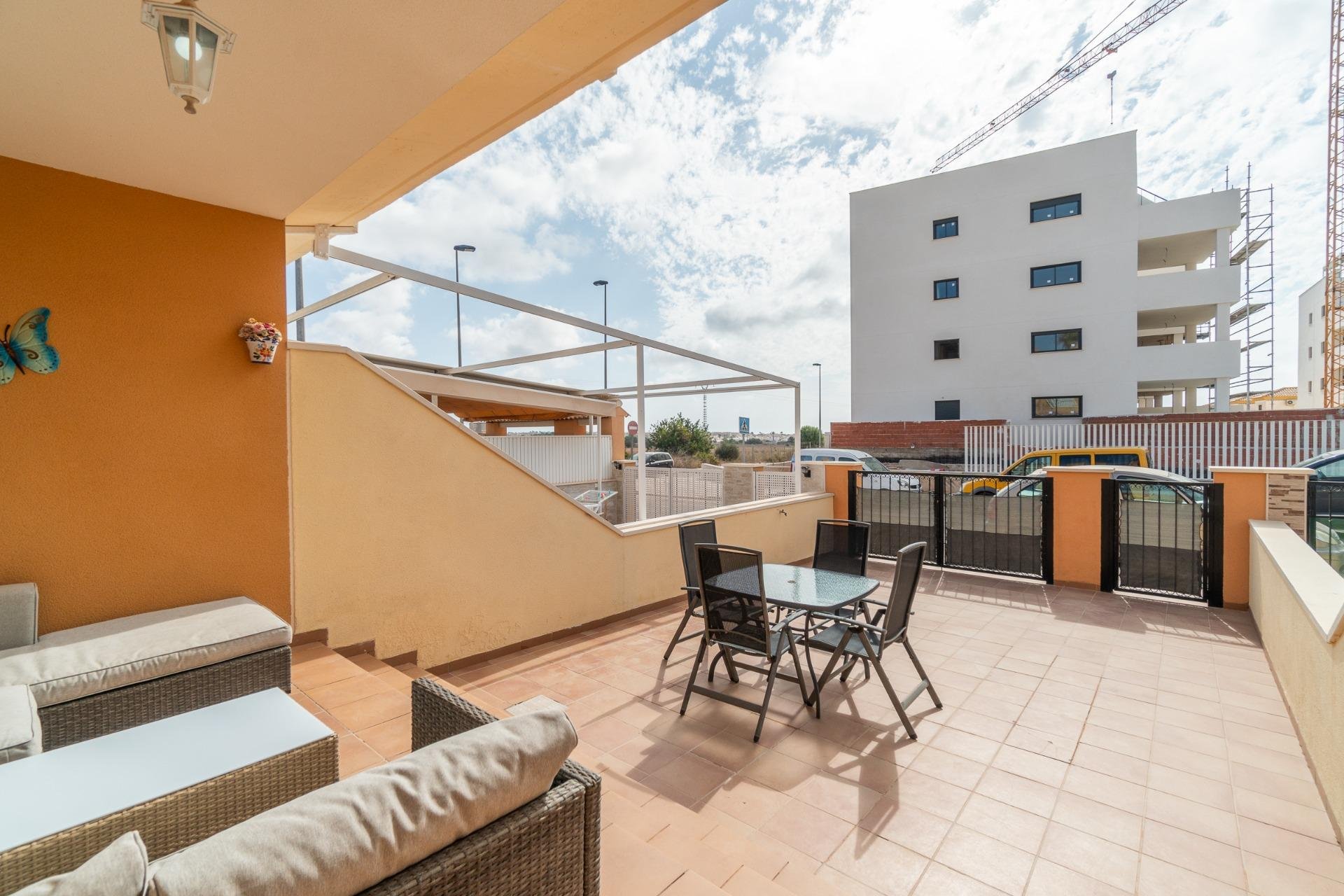 Resale - Bungalow -
Orihuela Costa - Los Dolses