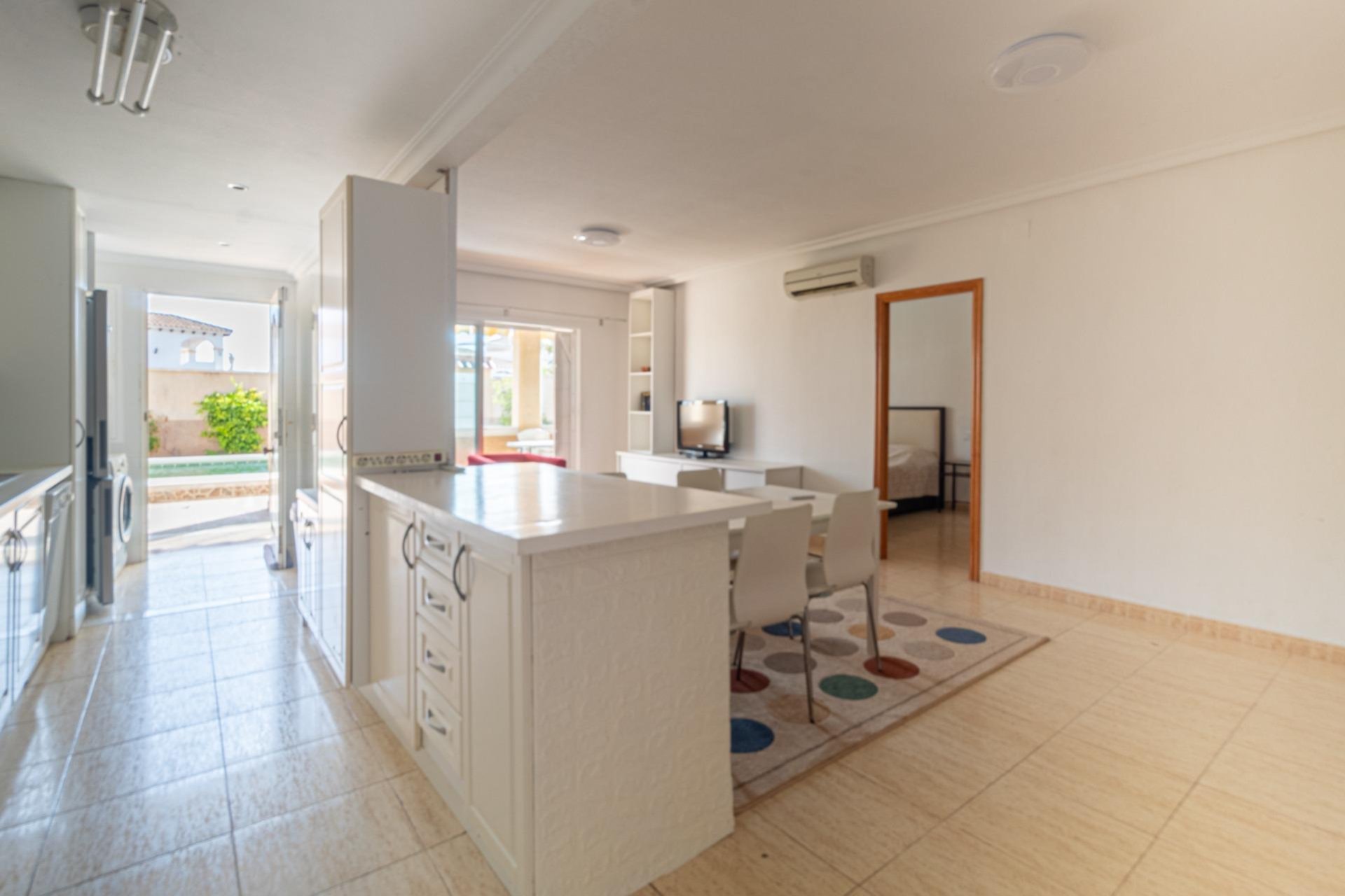 Resale - Bungalow -
Orihuela Costa - Punta Prima