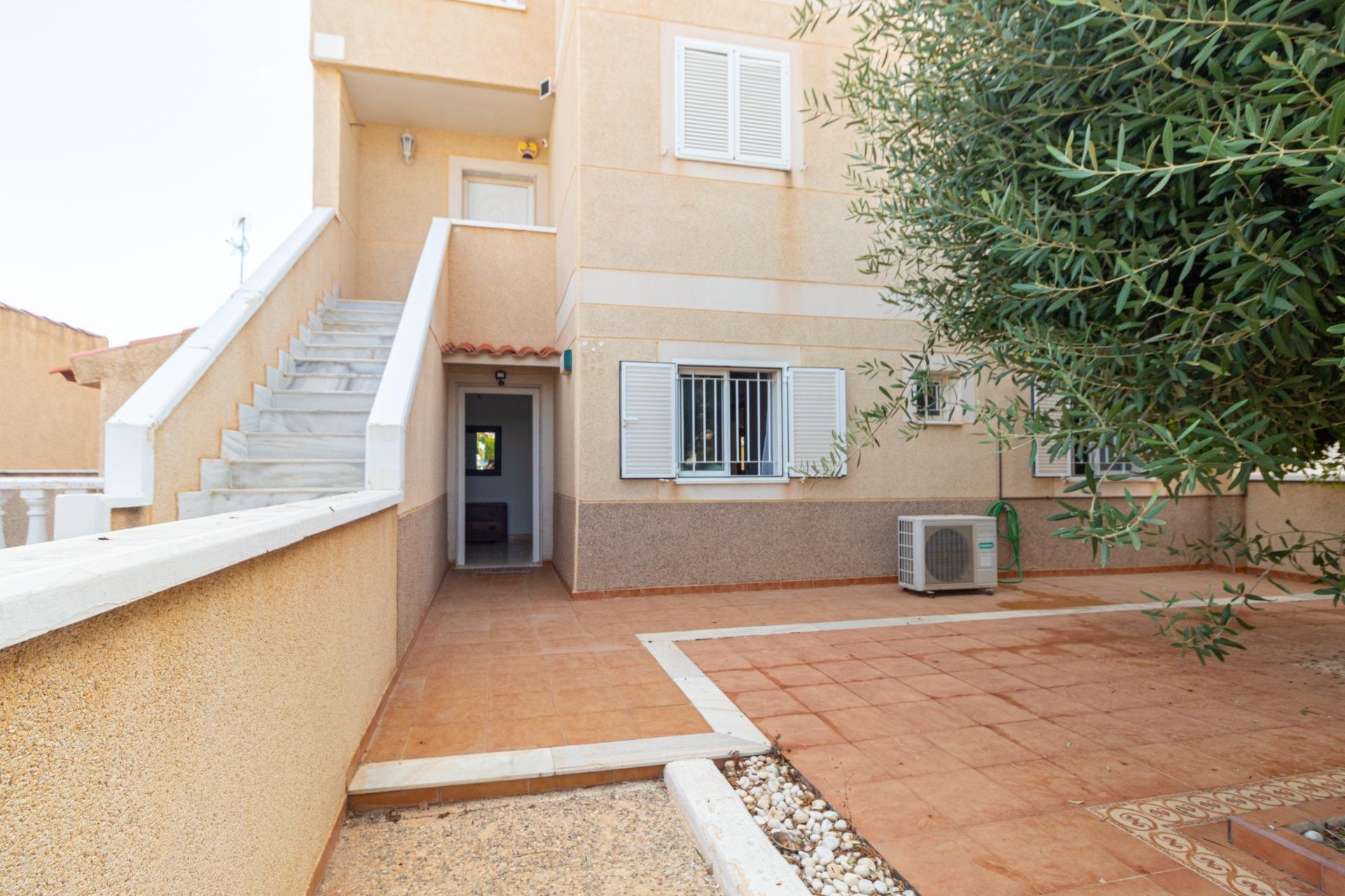 Resale - Bungalow -
Orihuela Costa - Punta Prima