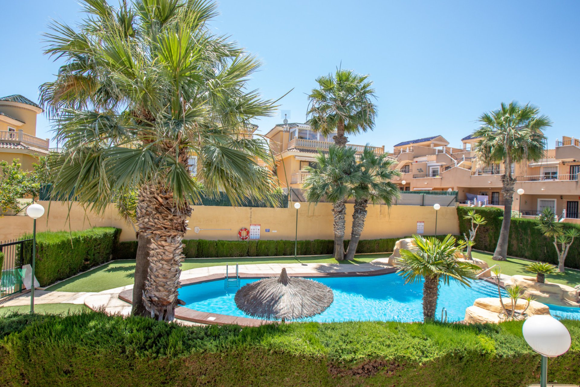 Resale - Bungalow -
Orihuela Costa - Villamartín