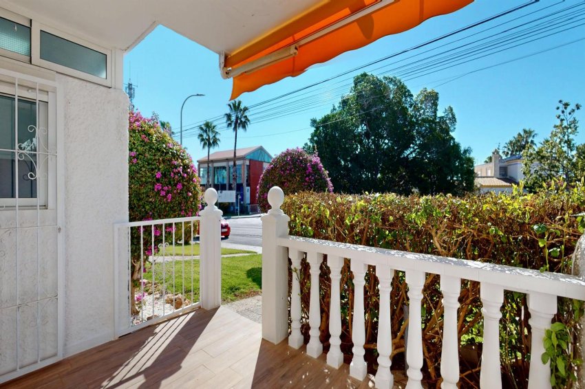 Resale - Bungalow -
Orihuela Costa - Villamartín