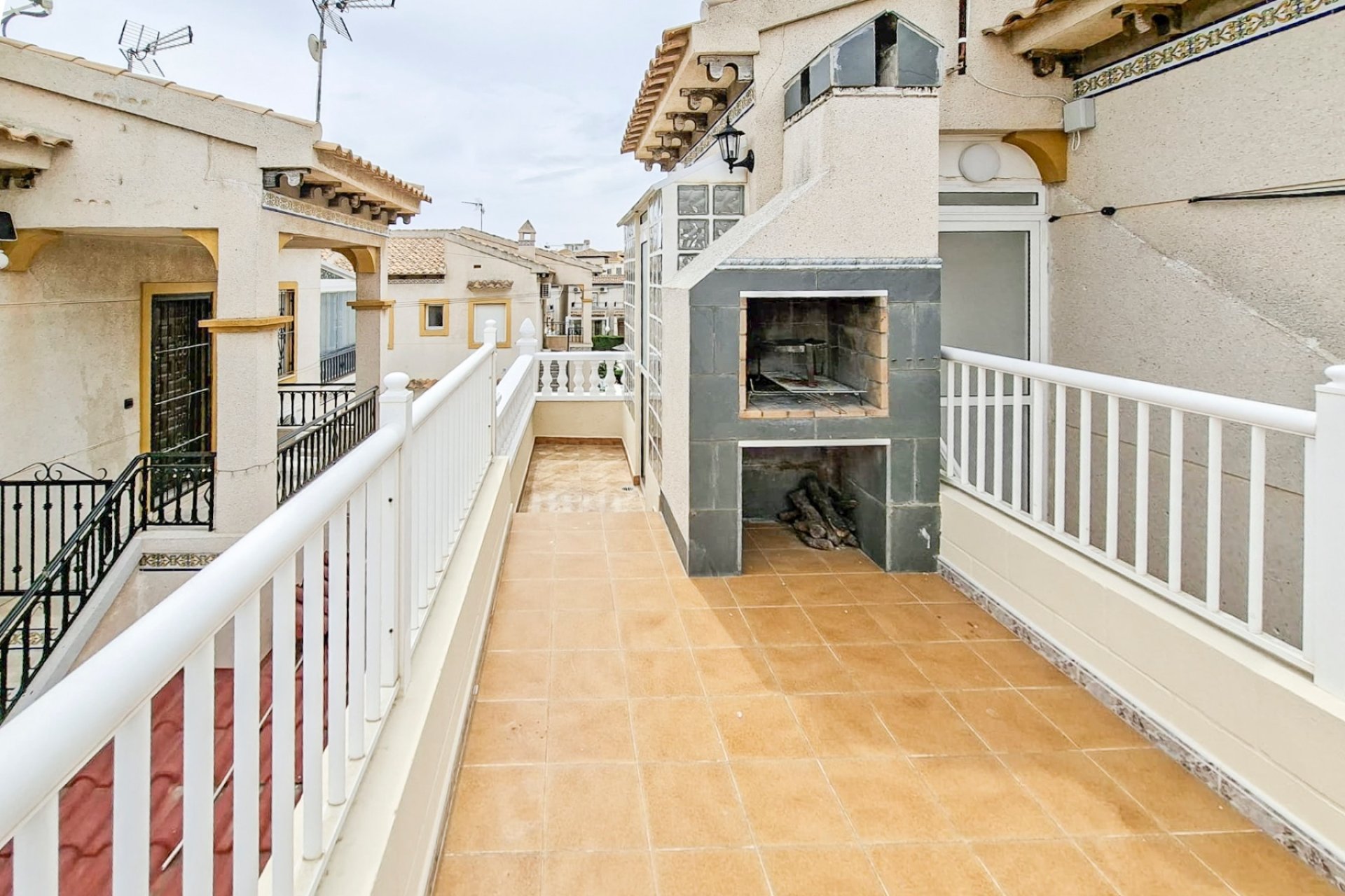 Resale - Bungalow -
Orihuela Costa