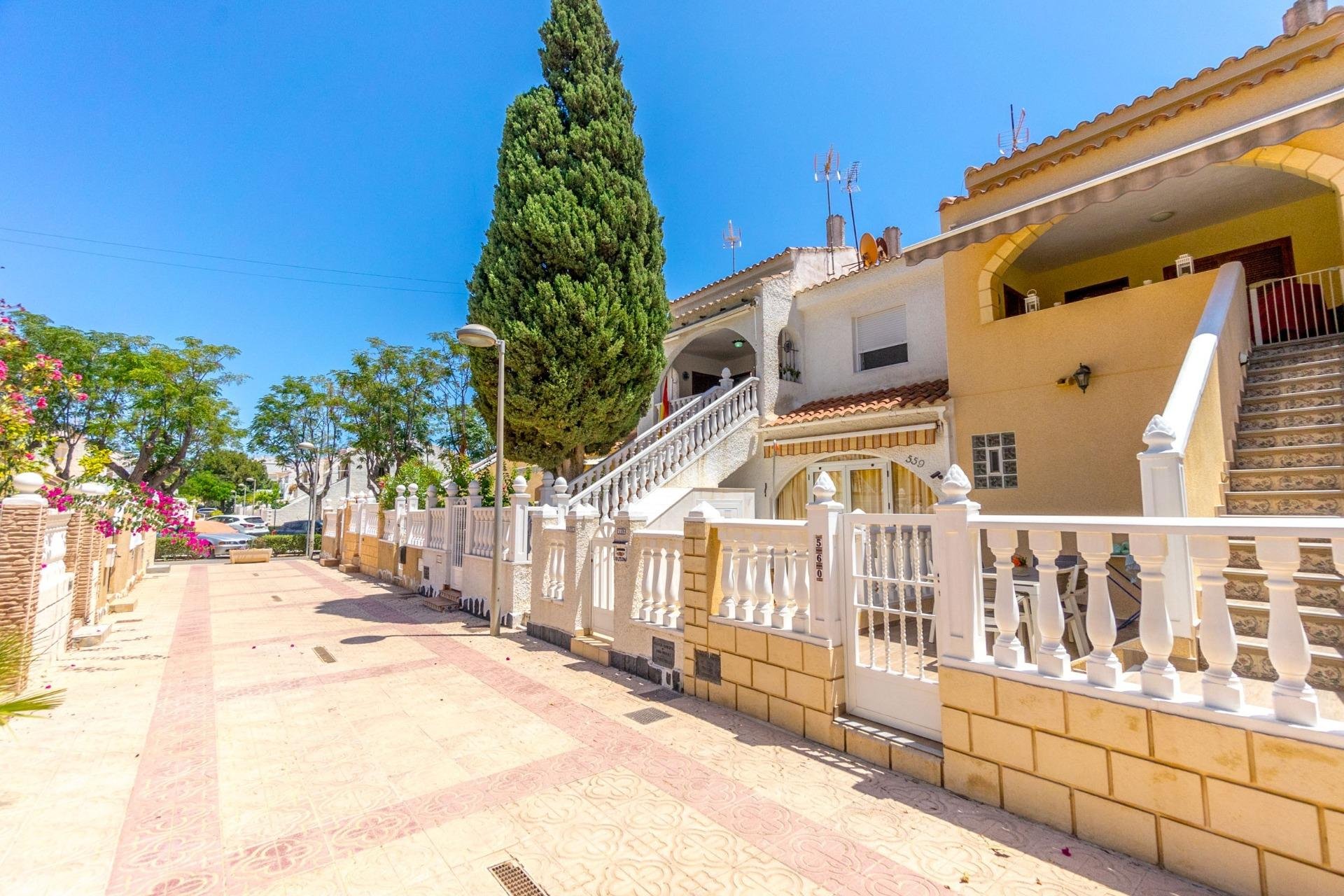 Resale - Bungalow -
Pilar de la Horadada - Mil Palmeras